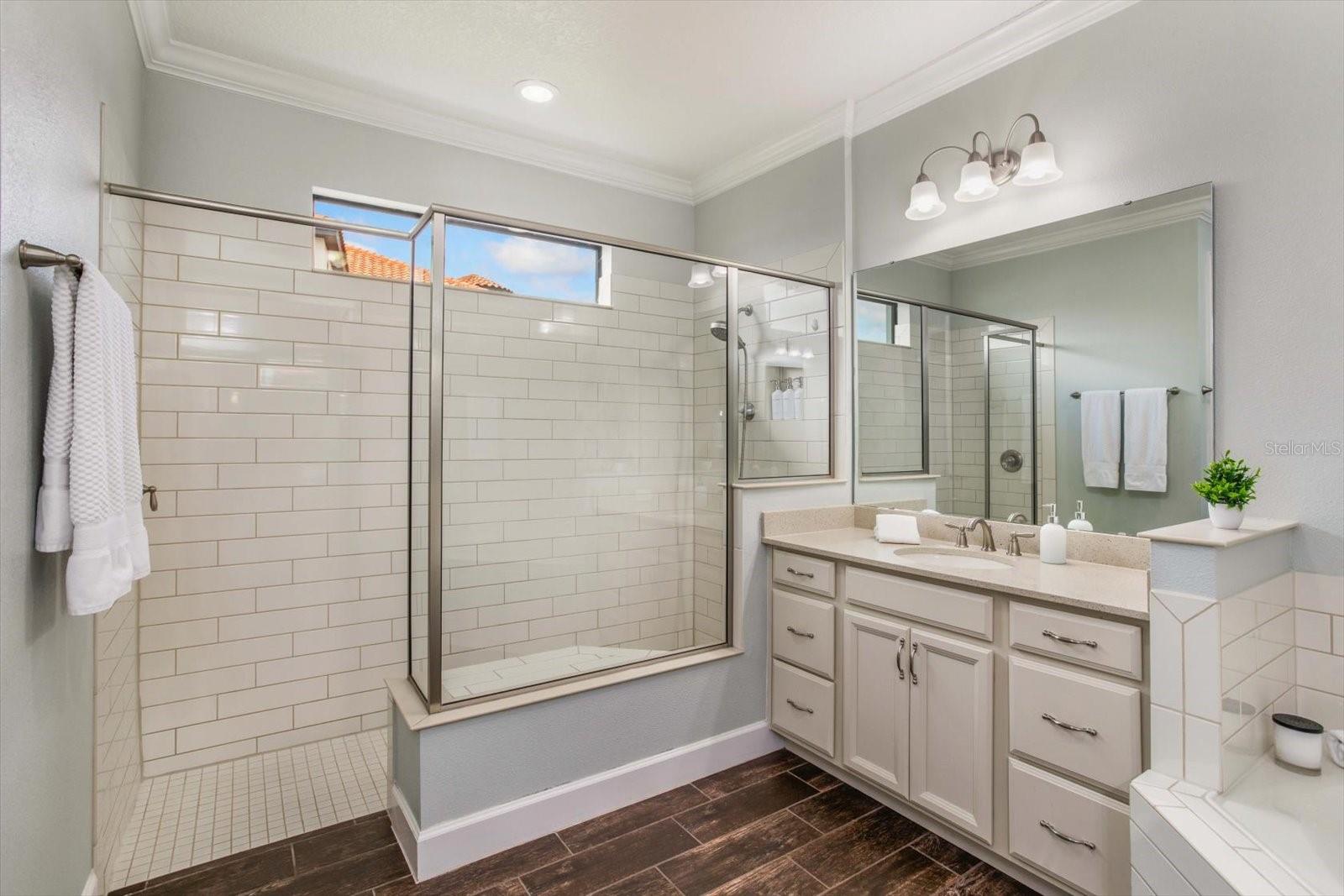 Image 24 of 51 For 15532 Avenue Of The Arbors