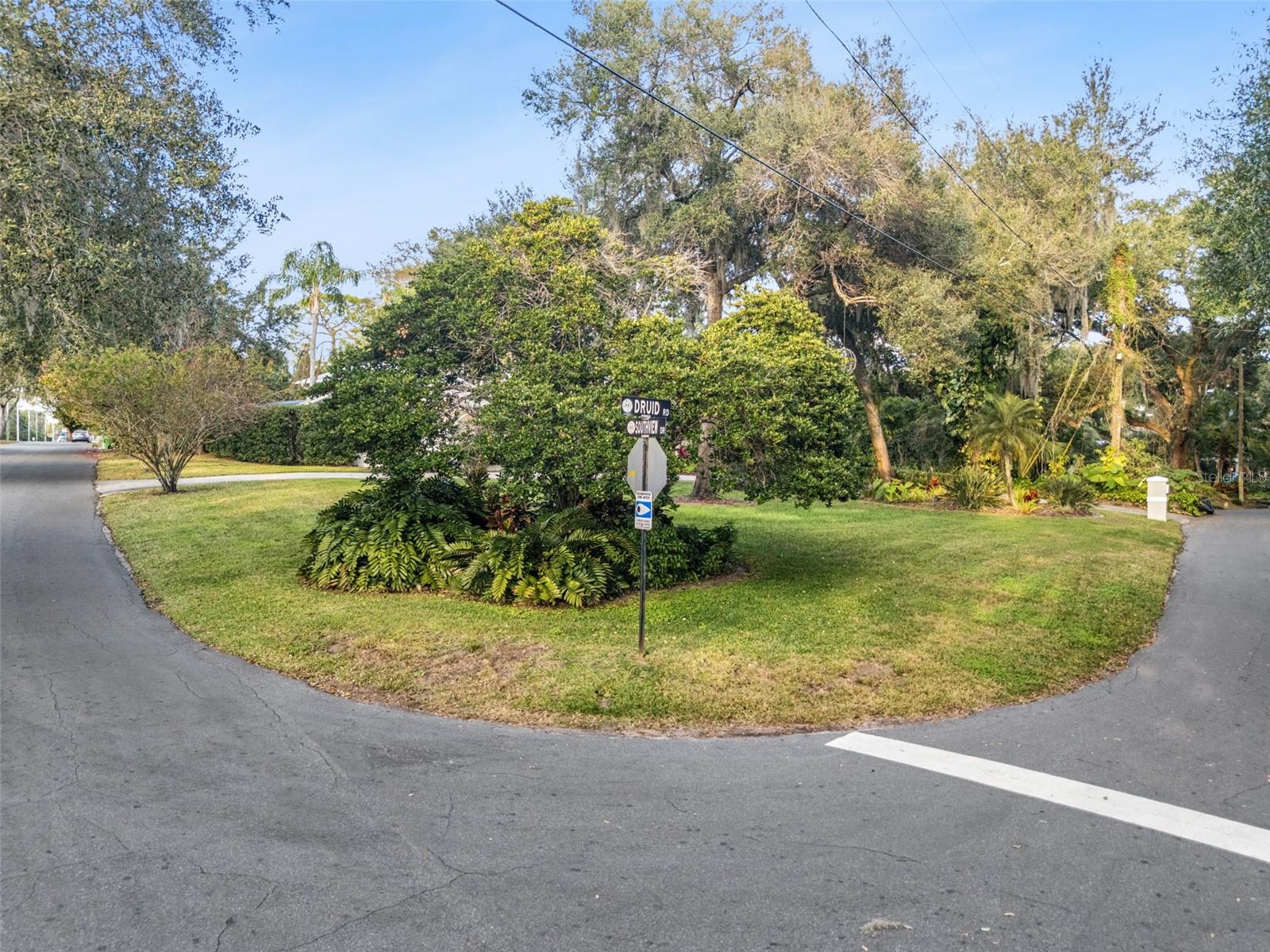 Image 3 of 62 For 1619 Druid Road