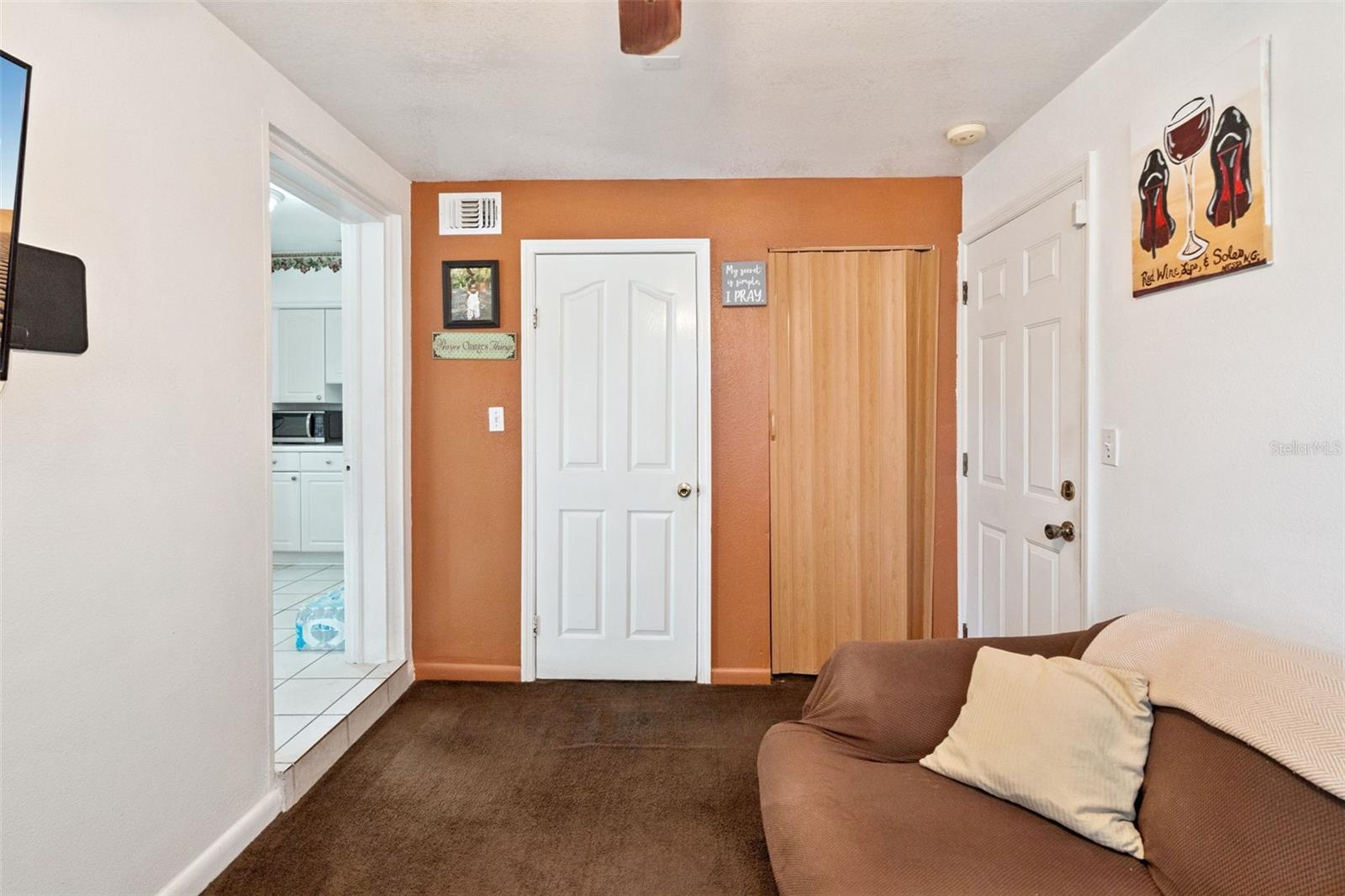 Image 21 of 32 For 4926 Deauville Drive