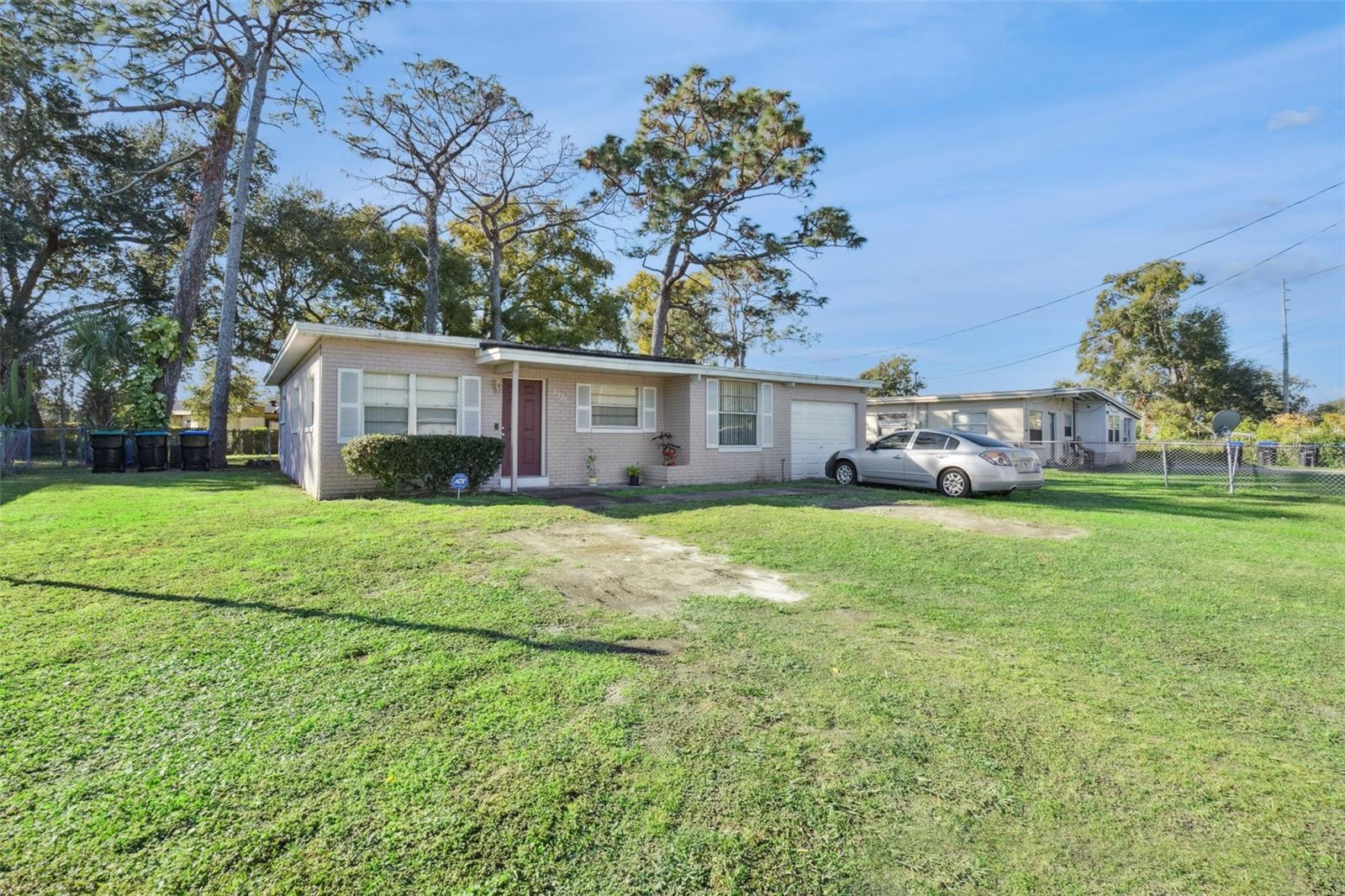 Image 3 of 32 For 4926 Deauville Drive