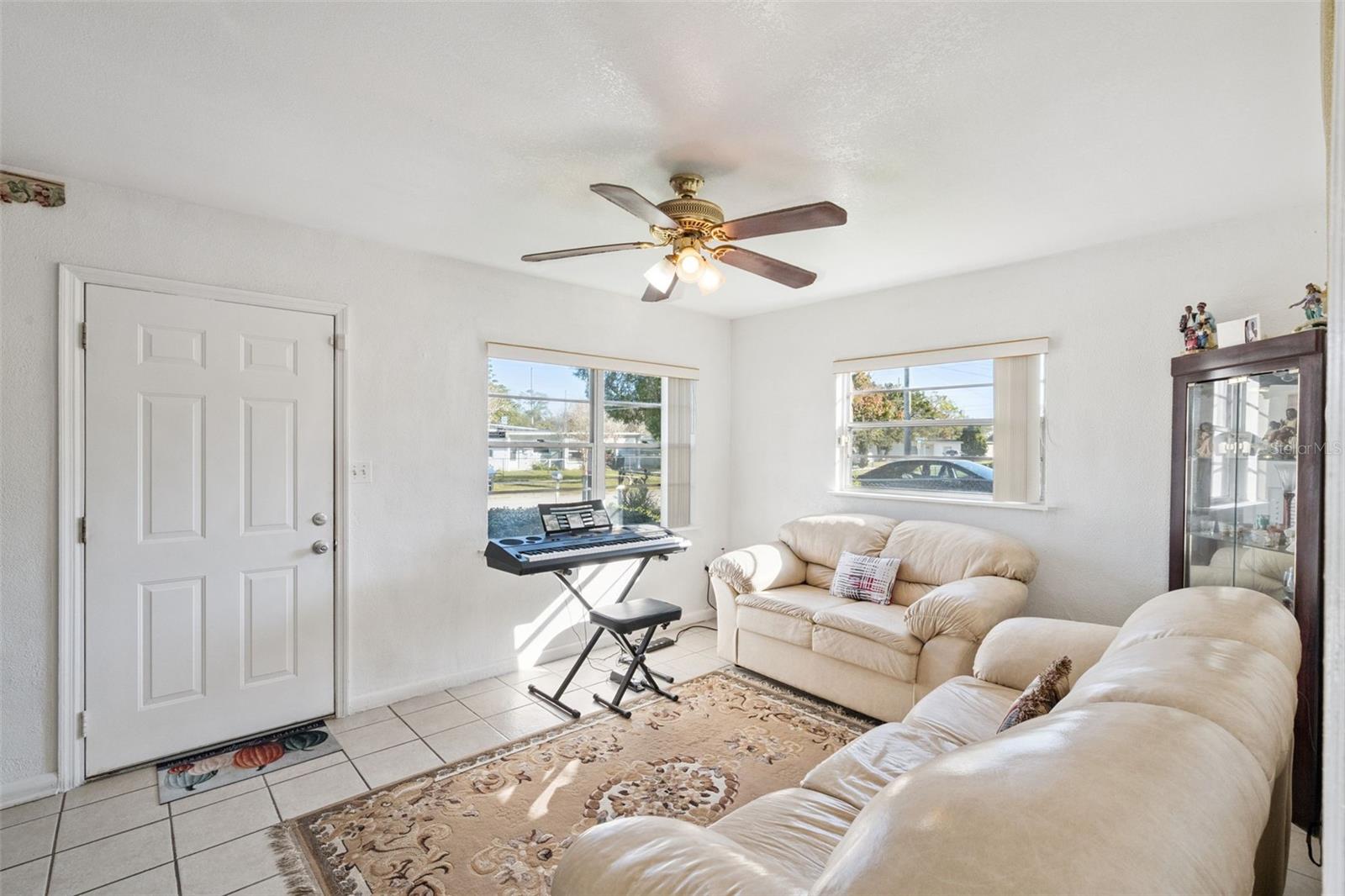 Image 5 of 32 For 4926 Deauville Drive