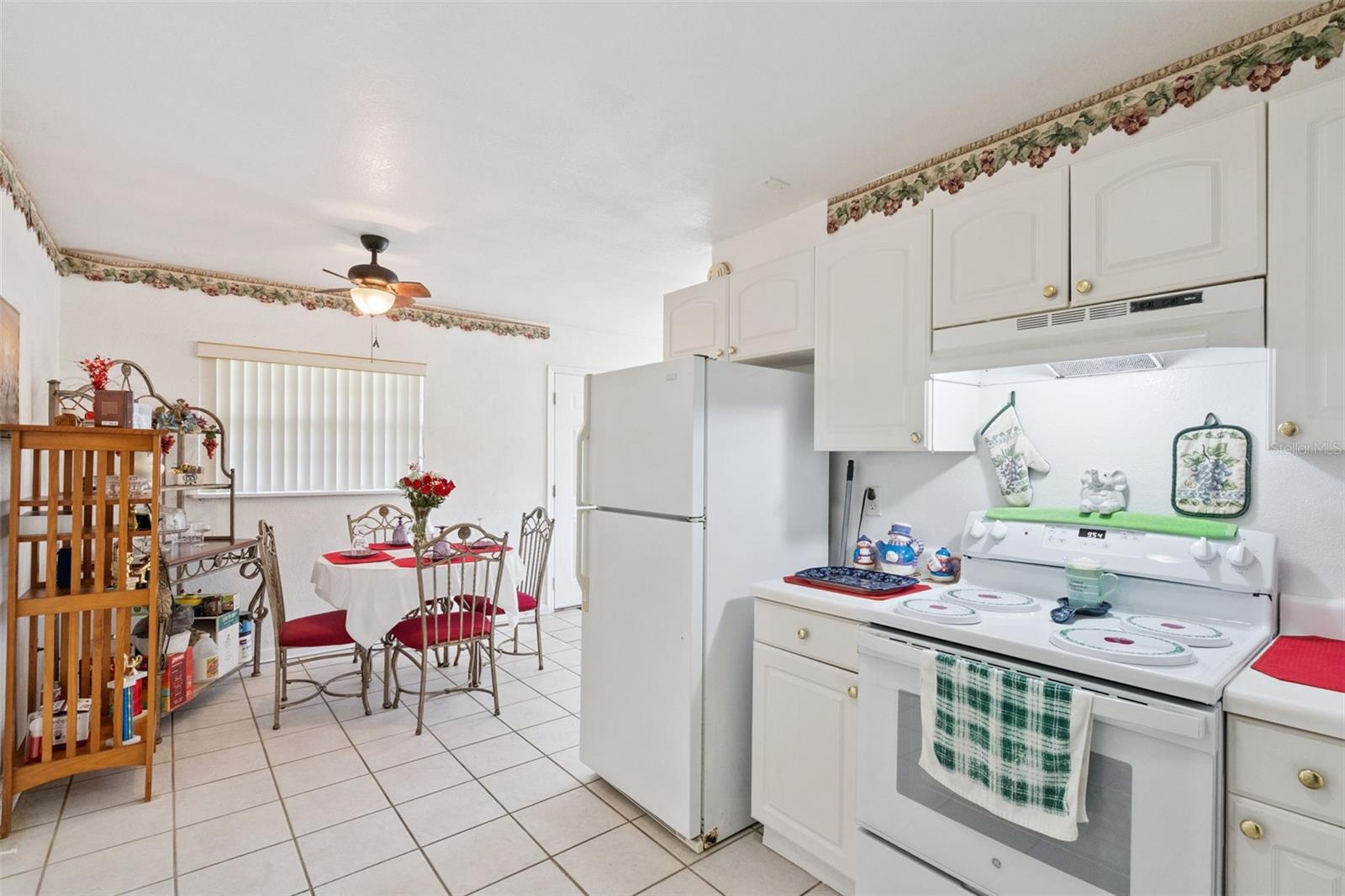 Image 9 of 32 For 4926 Deauville Drive