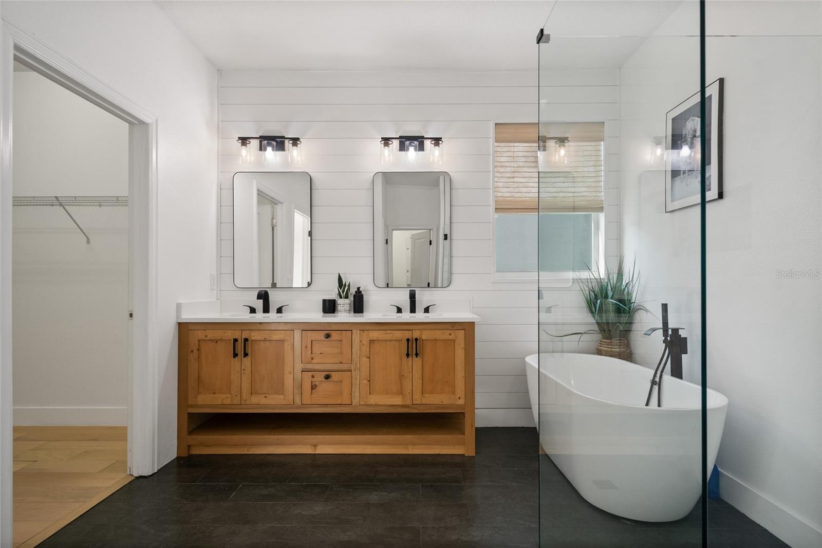 Image 40 of 74 For 10264 Lovegrass Lane