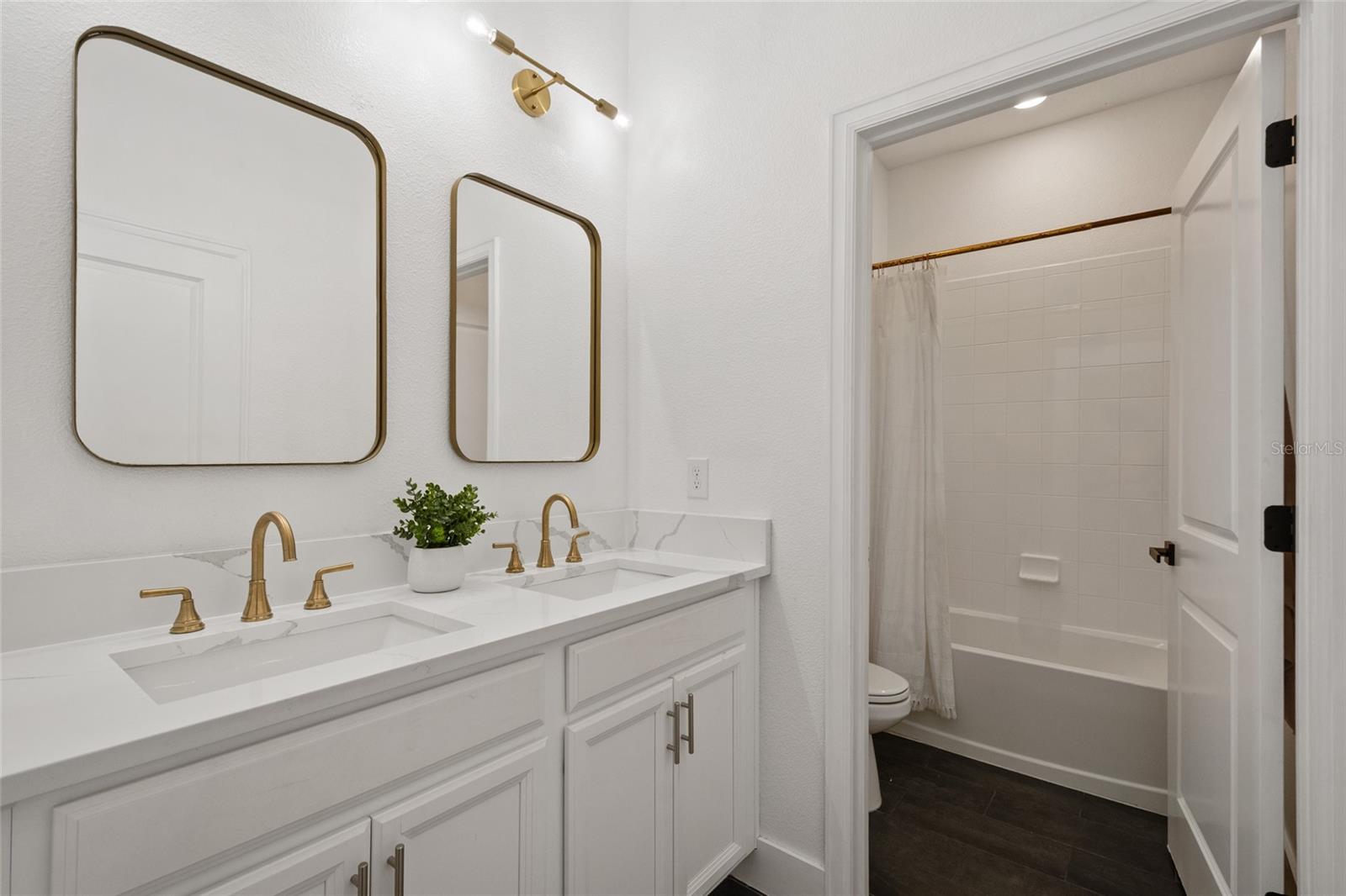 Image 50 of 74 For 10264 Lovegrass Lane