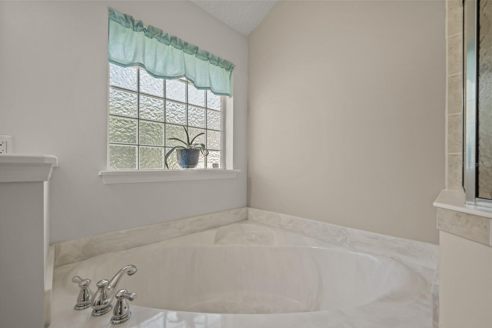 Image 29 of 81 For 1444 Bitterberry Drive