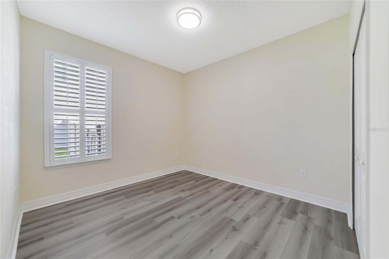 Image 4 of 12 For 11701 Verrazano Drive