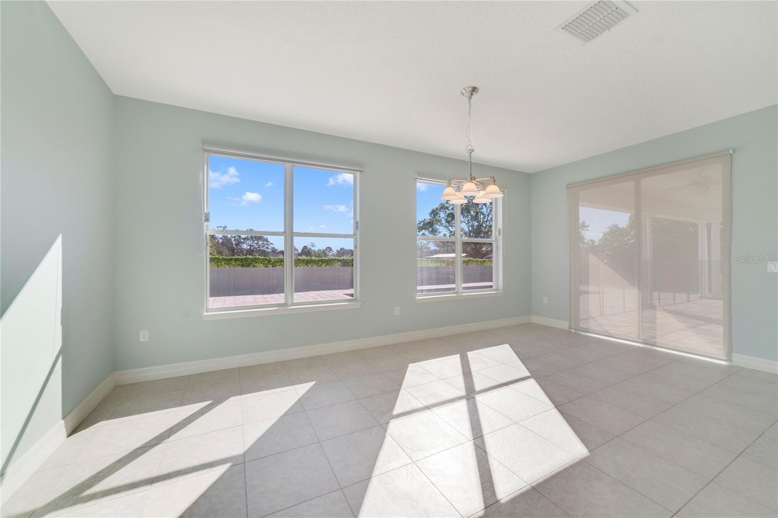 Image 6 of 12 For 11701 Verrazano Drive