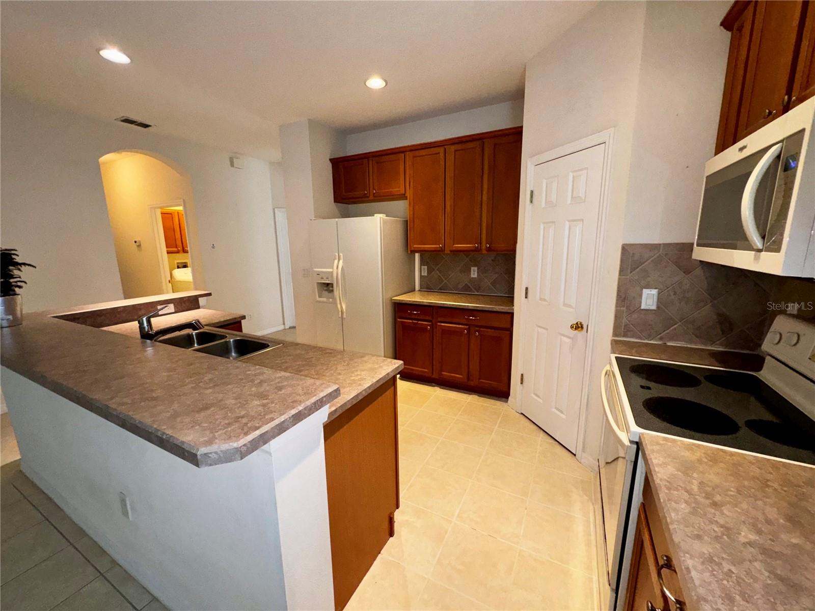 Image 6 of 26 For 8556 Lake Windham Avenue