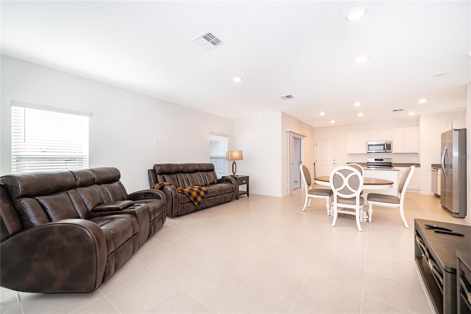 Image 6 of 23 For 7428 Ivy Tendril Avenue