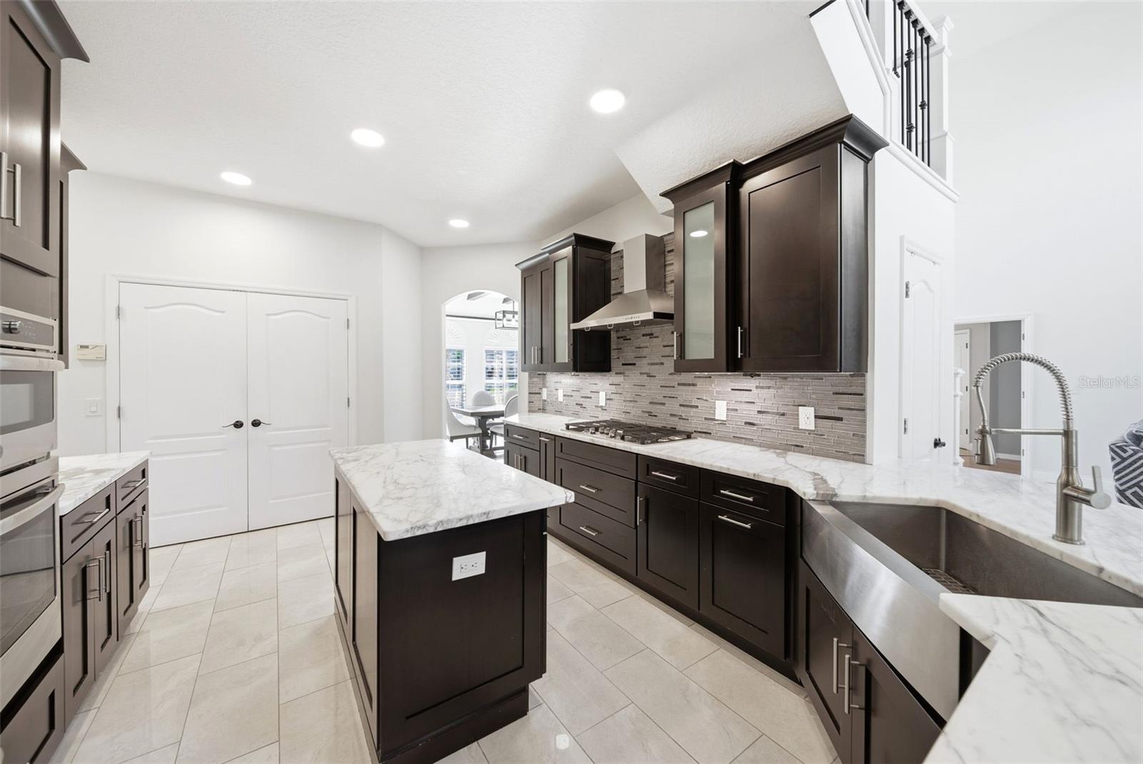 Image 15 of 59 For 990 Burlwood Court