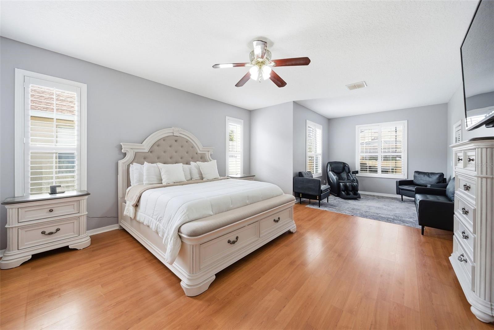 Image 19 of 59 For 990 Burlwood Court