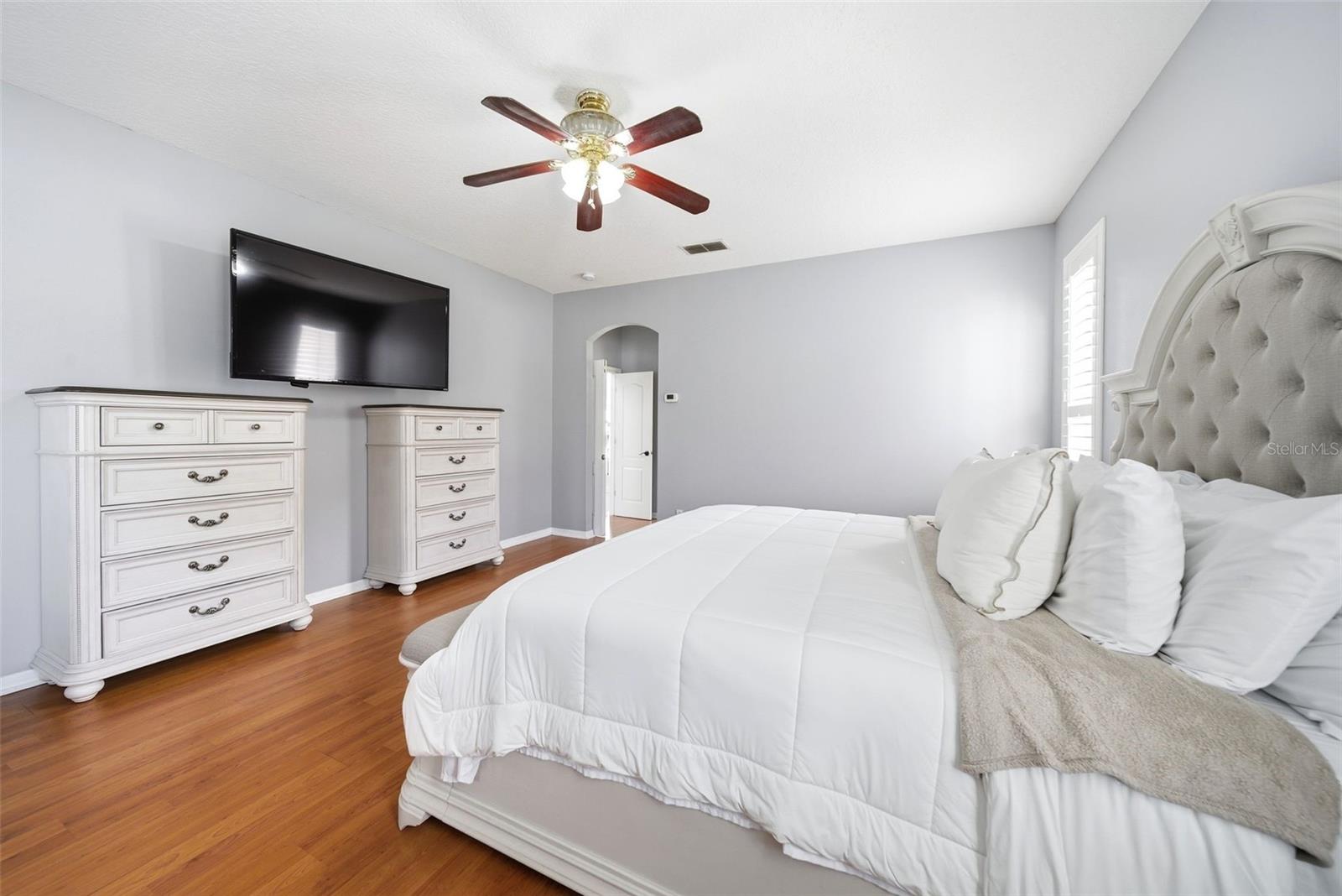 Image 20 of 59 For 990 Burlwood Court