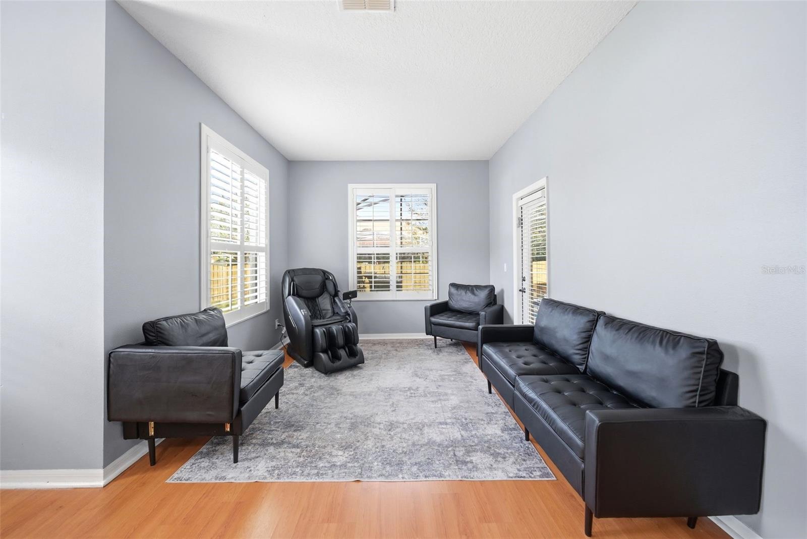 Image 21 of 59 For 990 Burlwood Court