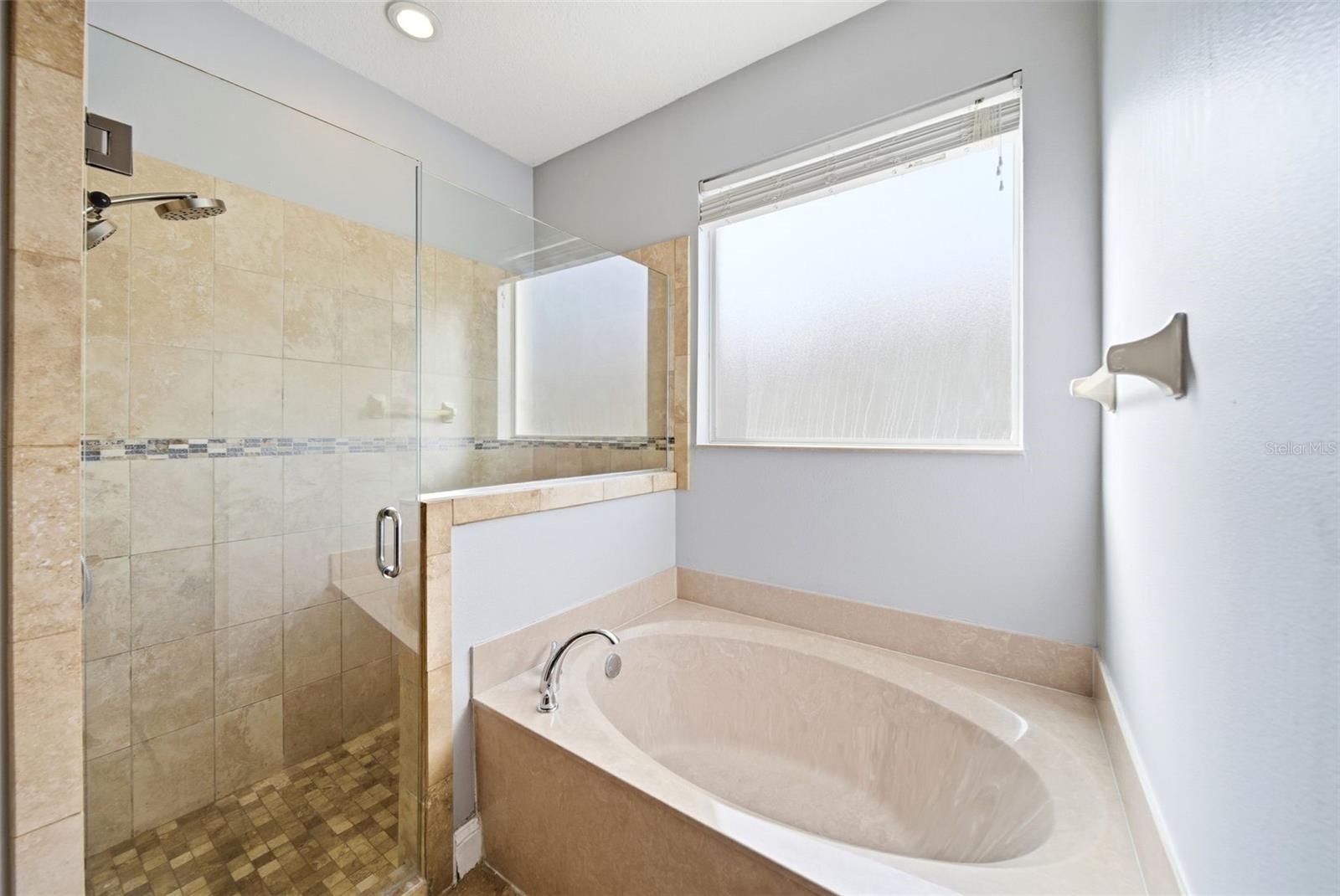 Image 24 of 59 For 990 Burlwood Court