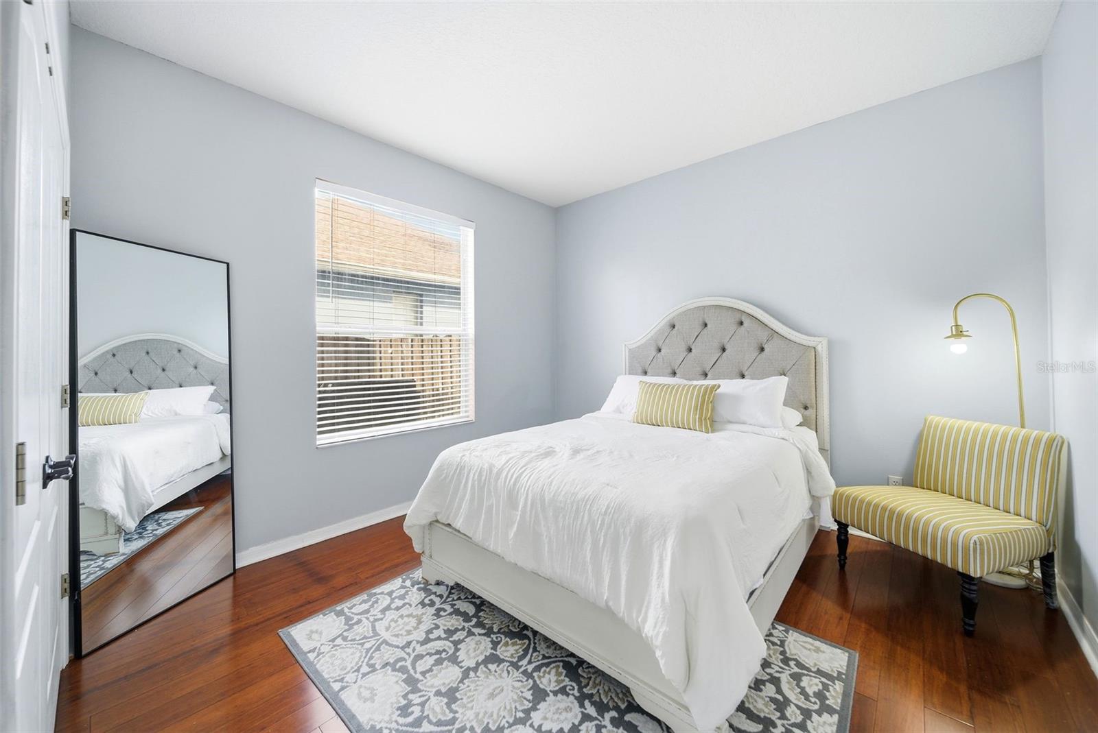 Image 25 of 59 For 990 Burlwood Court