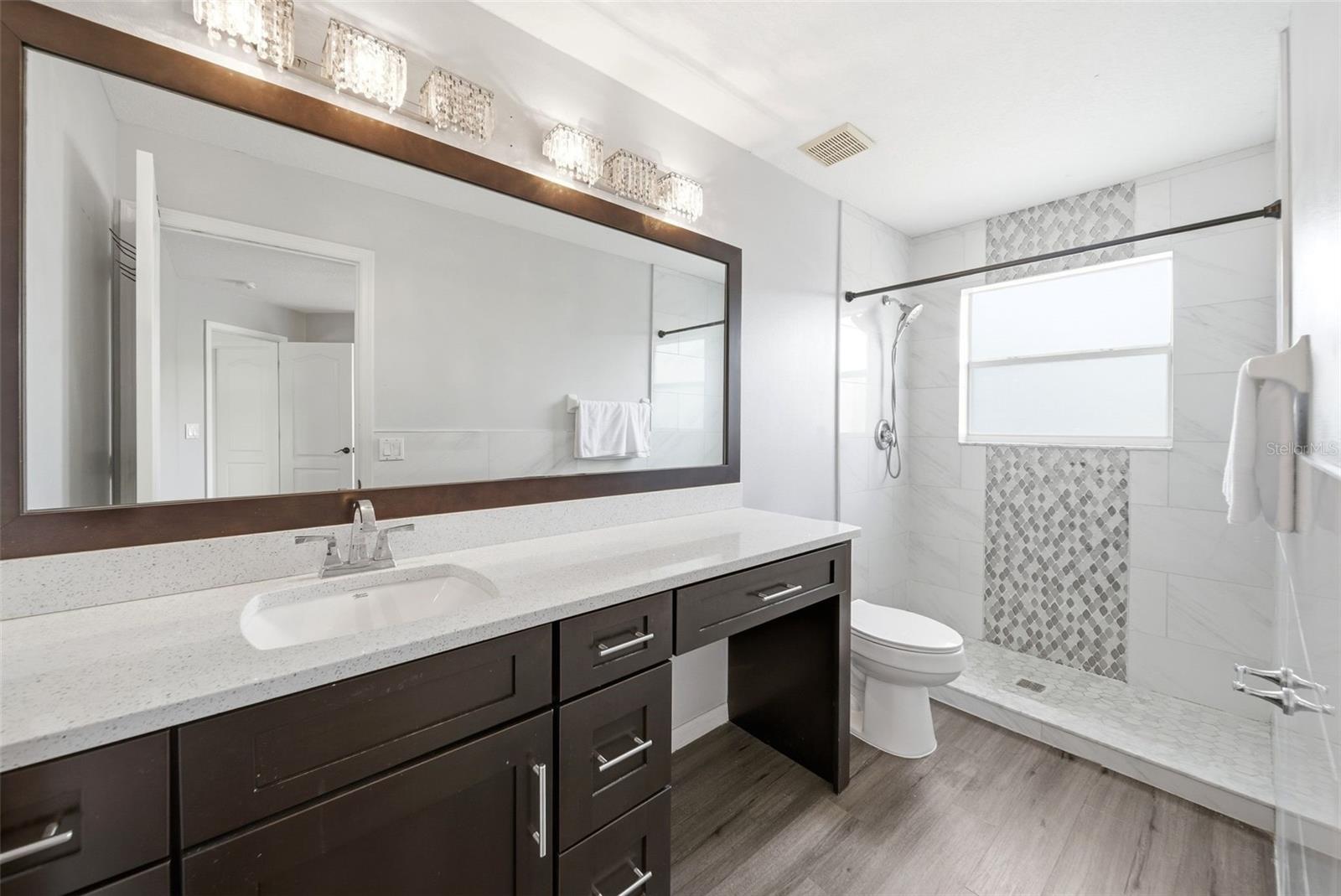 Image 35 of 59 For 990 Burlwood Court