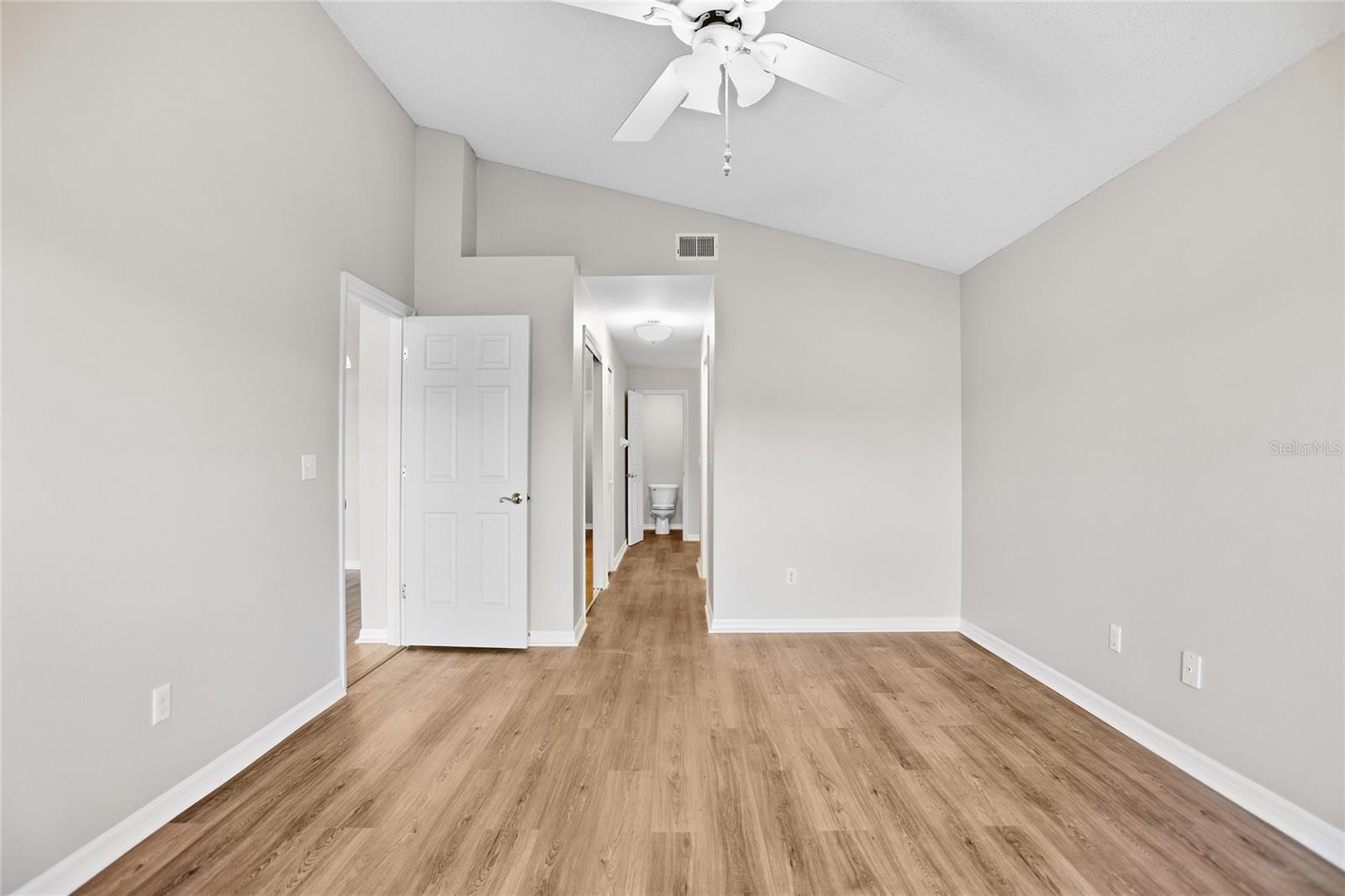 Image 9 of 30 For 6025 Spring Creek Court