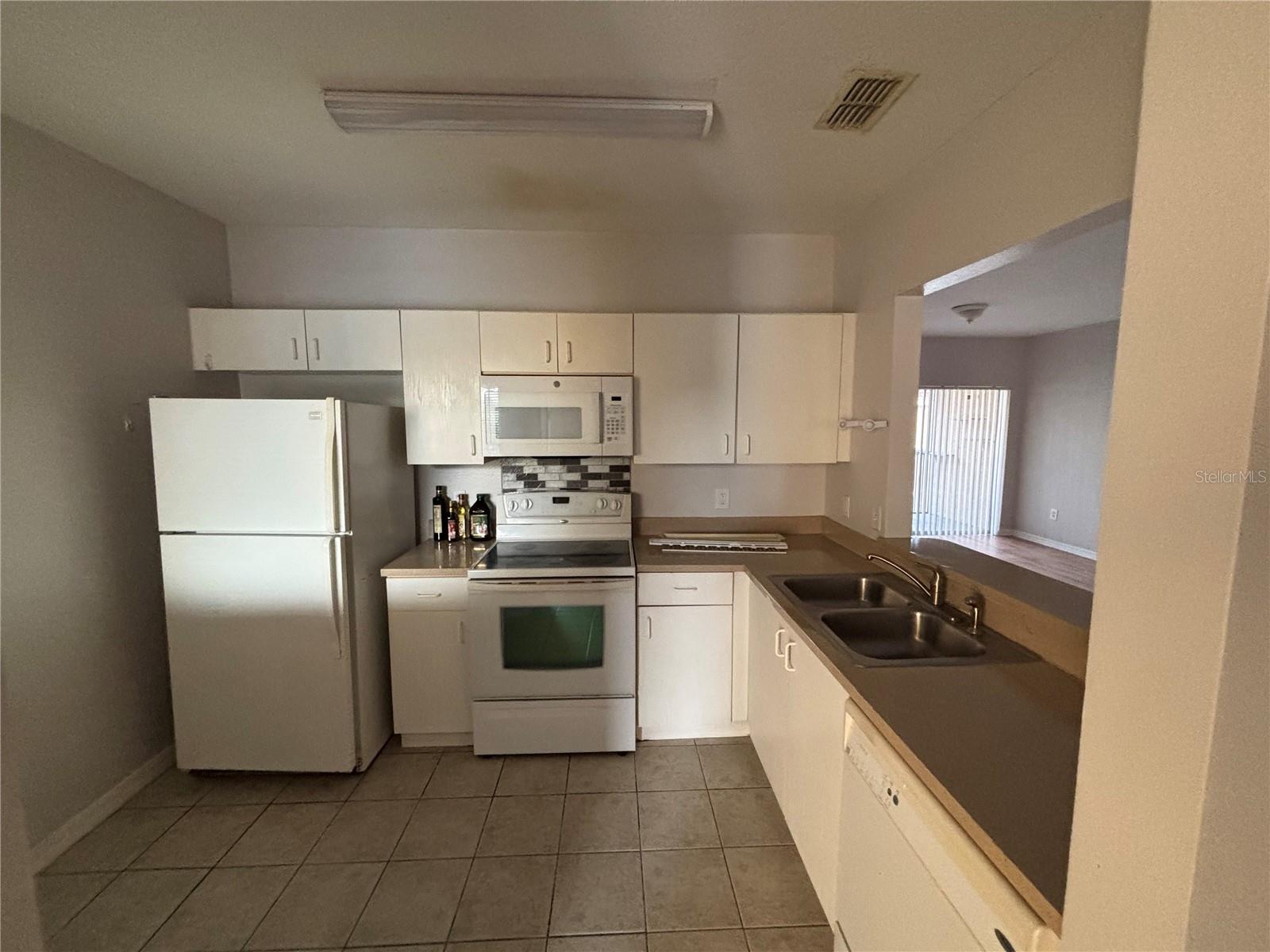 Image 3 of 21 For 533 Villa Del Sol Circle 202