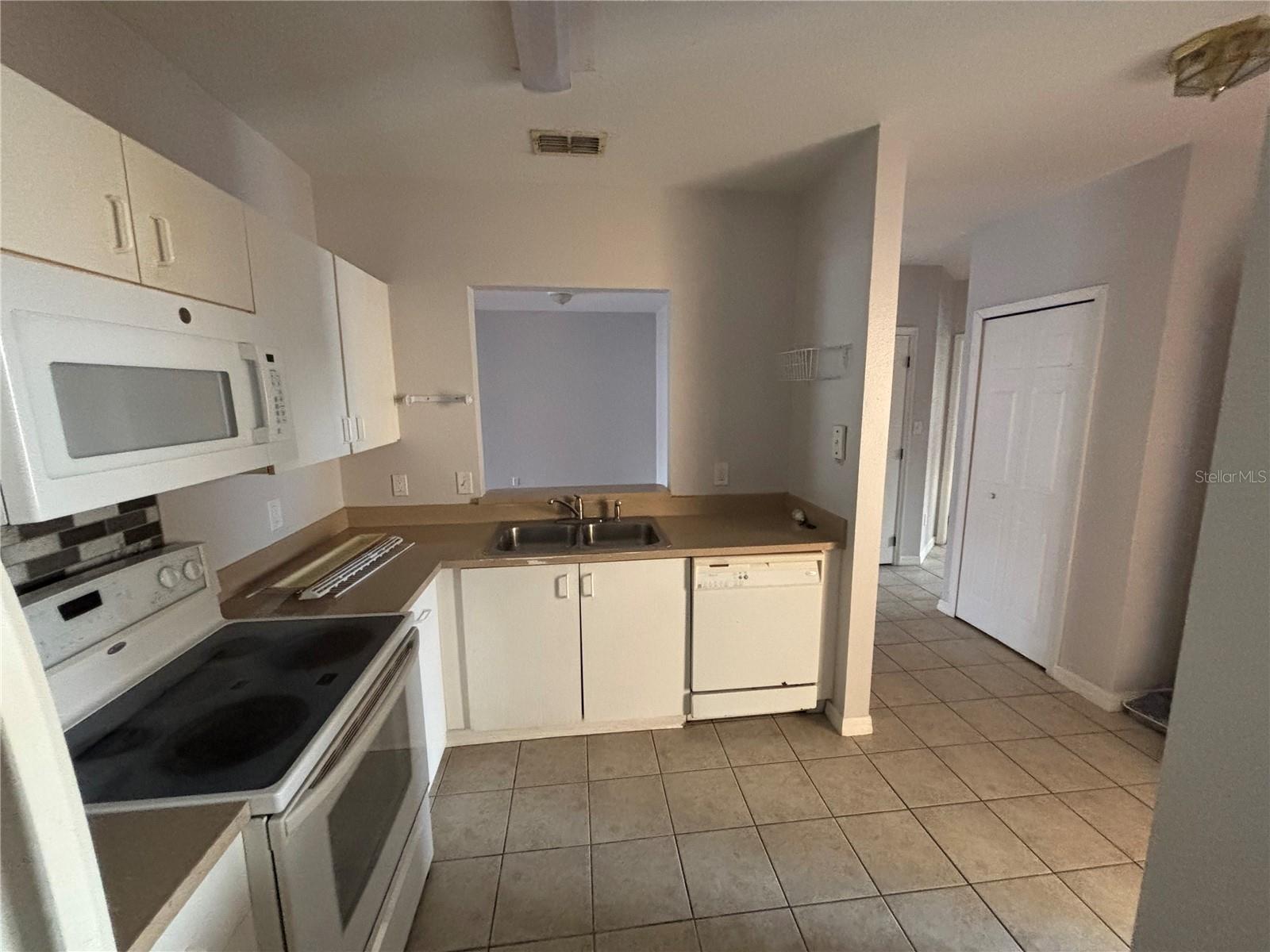 Image 5 of 21 For 533 Villa Del Sol Circle 202