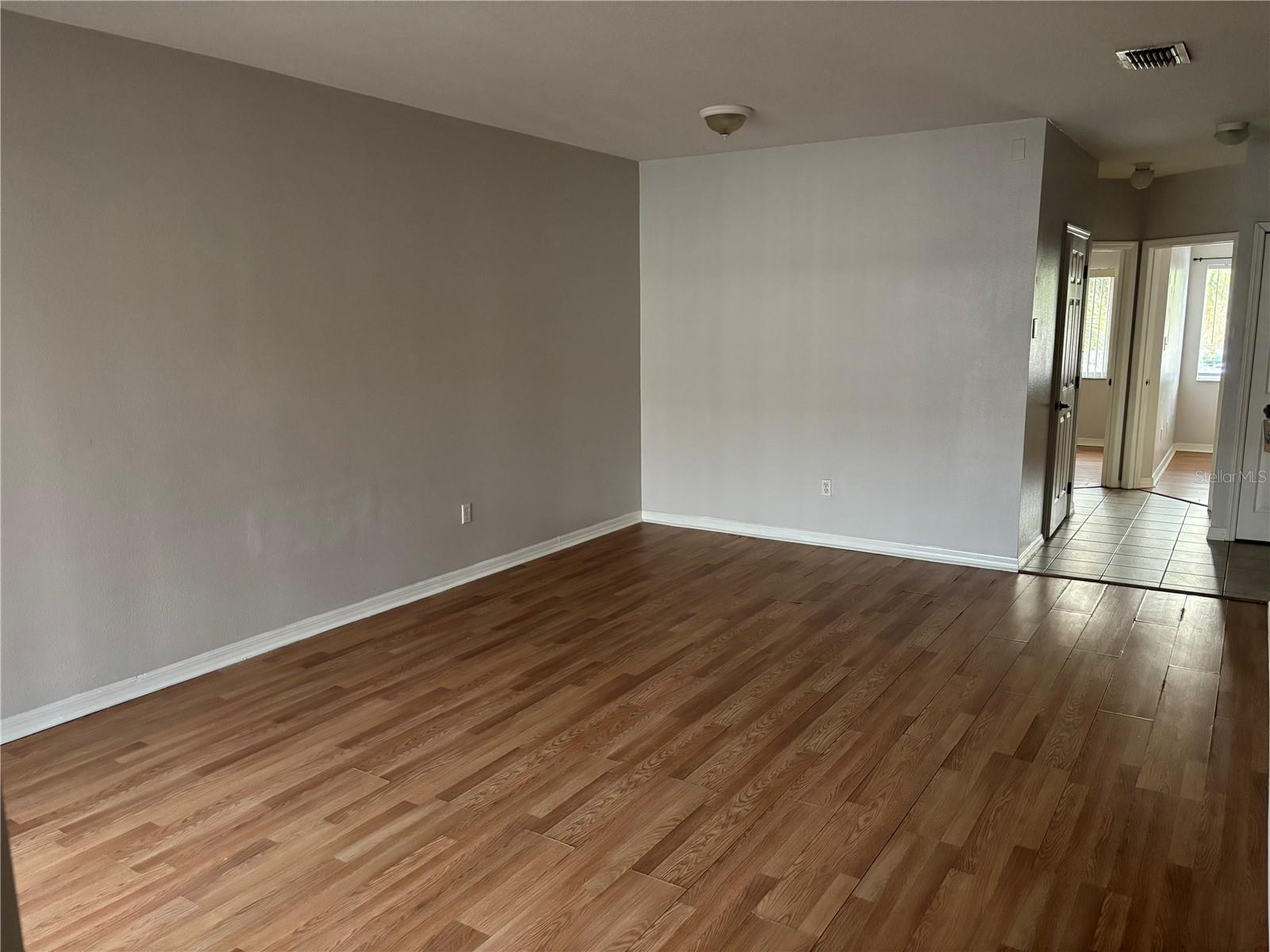 Image 7 of 21 For 533 Villa Del Sol Circle 202