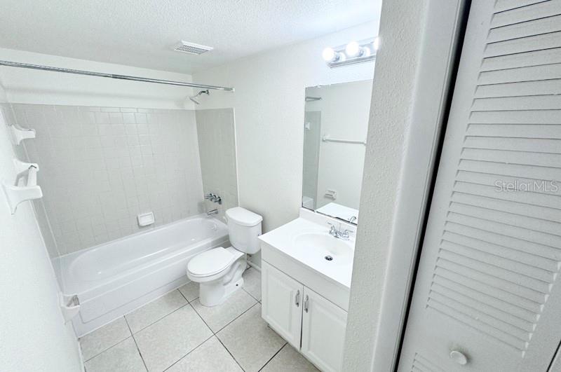 Image 17 of 45 For 2856 Somerset Park Drive 102