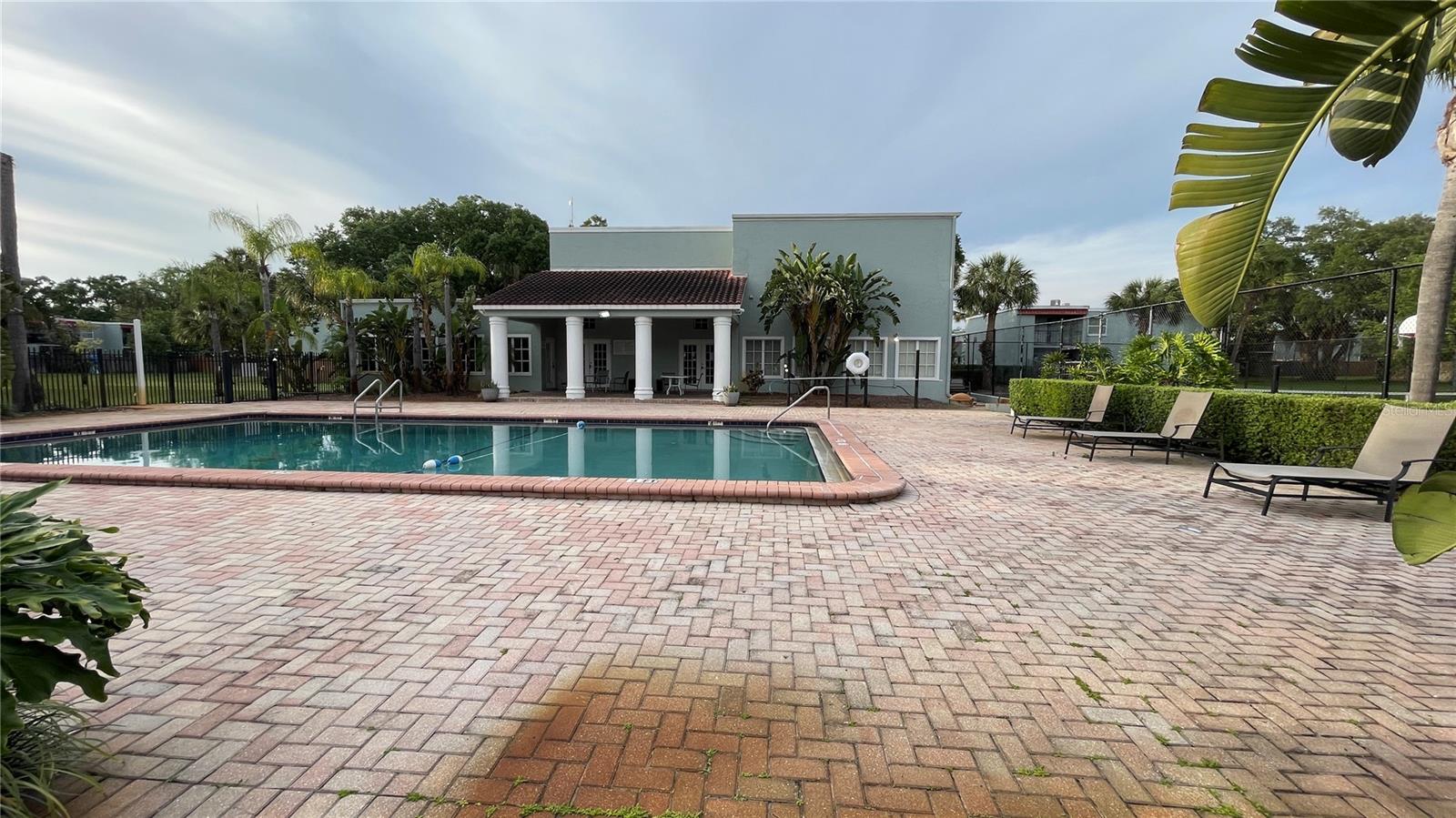 Image 21 of 45 For 2856 Somerset Park Drive 102