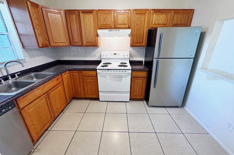 Image 6 of 45 For 2856 Somerset Park Drive 102