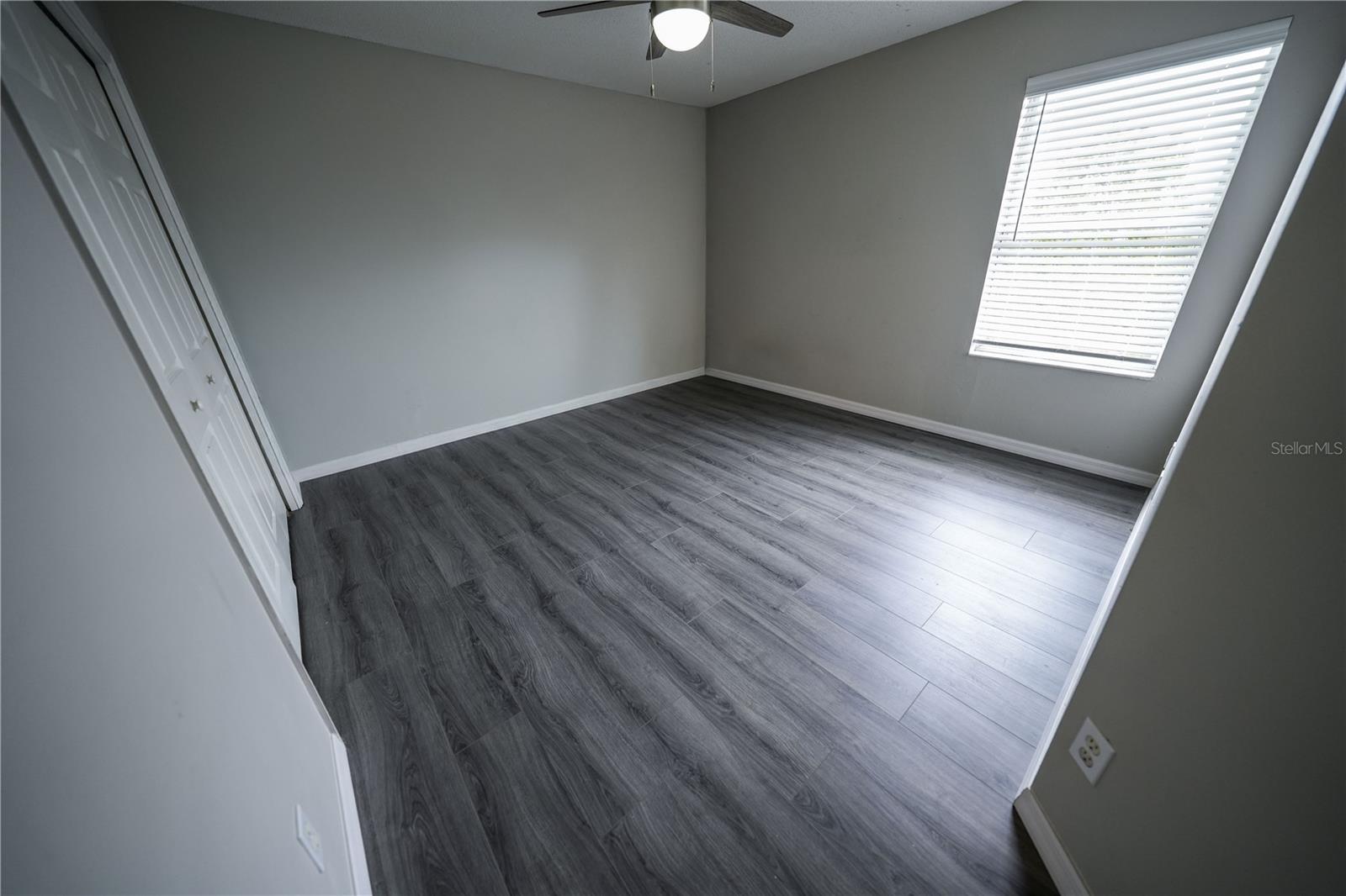 Image 10 of 23 For 1942 Knollcrest Drive