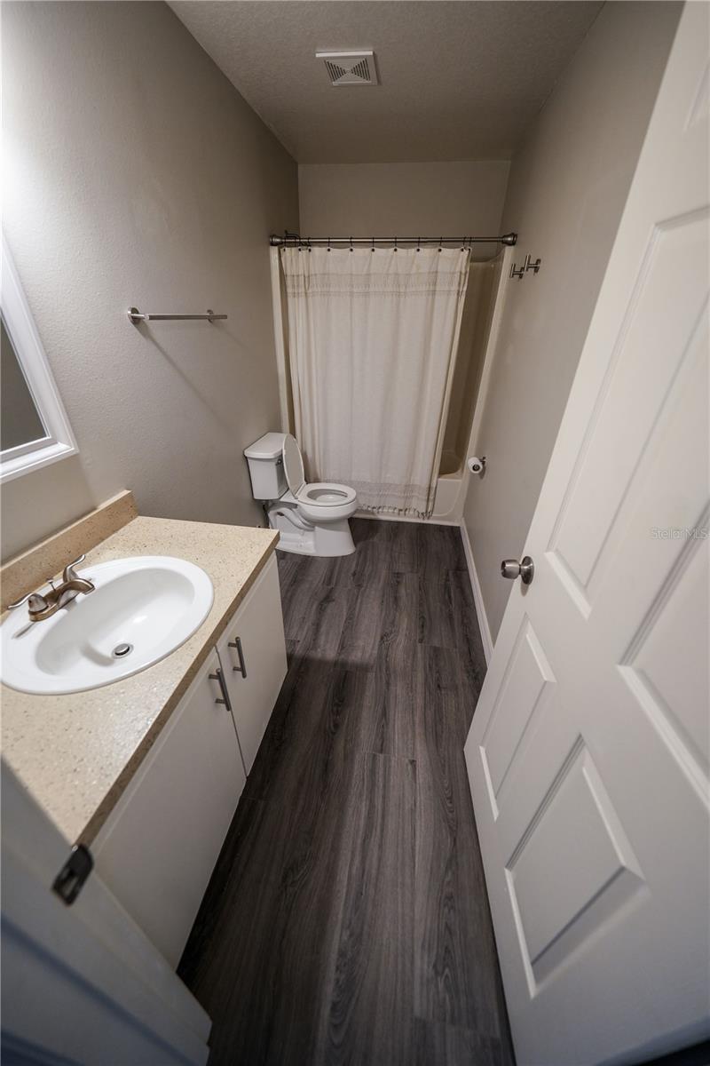 Image 13 of 23 For 1942 Knollcrest Drive