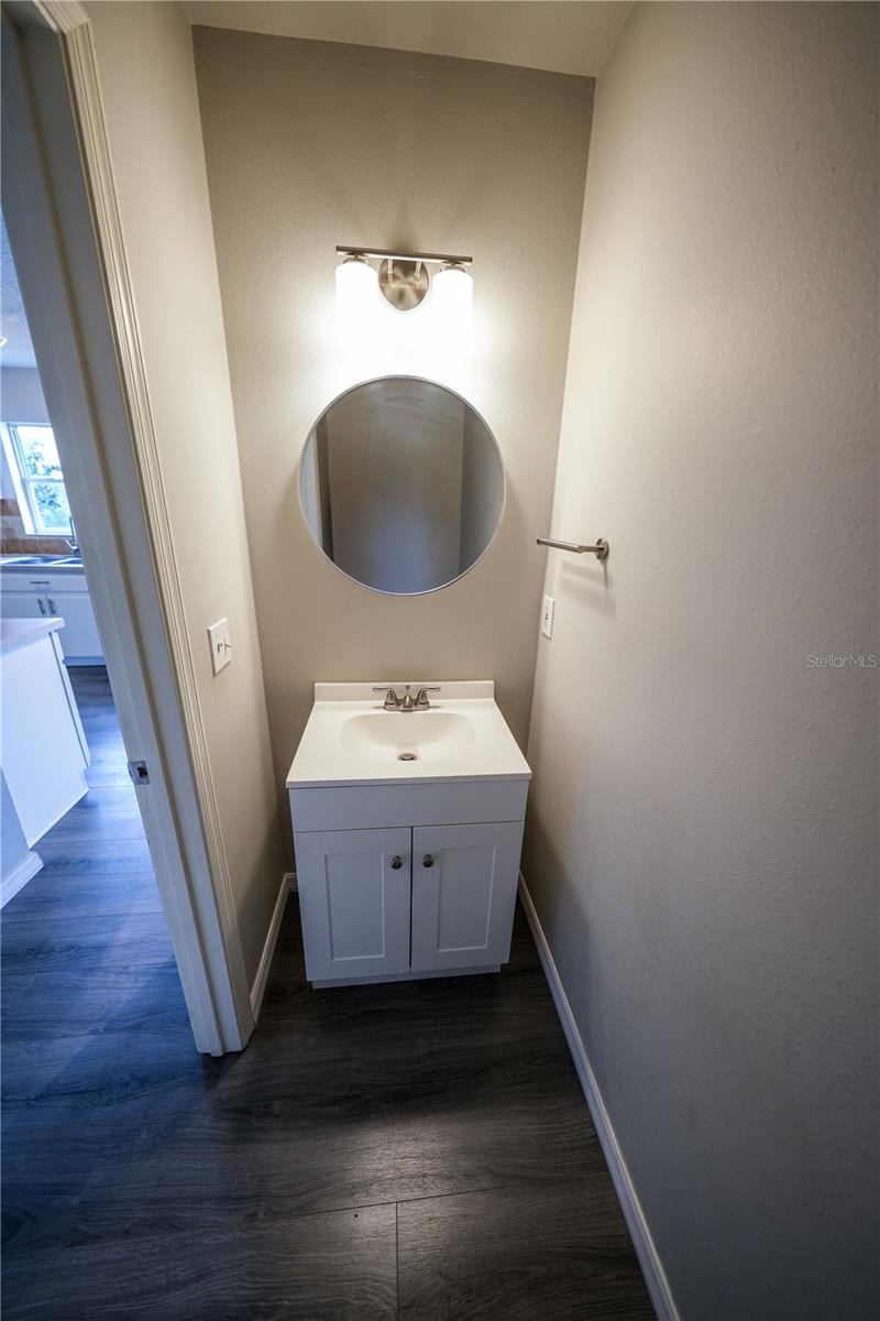 Image 20 of 23 For 1942 Knollcrest Drive