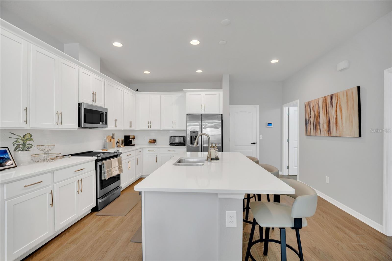 Image 10 of 33 For 635 Cheval Lane