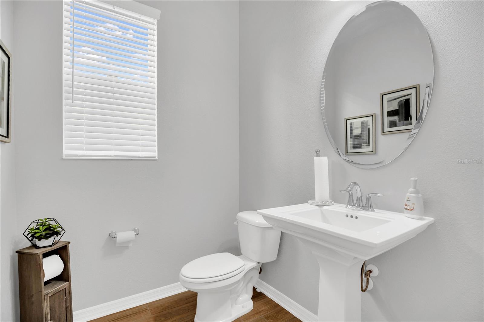 Image 13 of 33 For 635 Cheval Lane