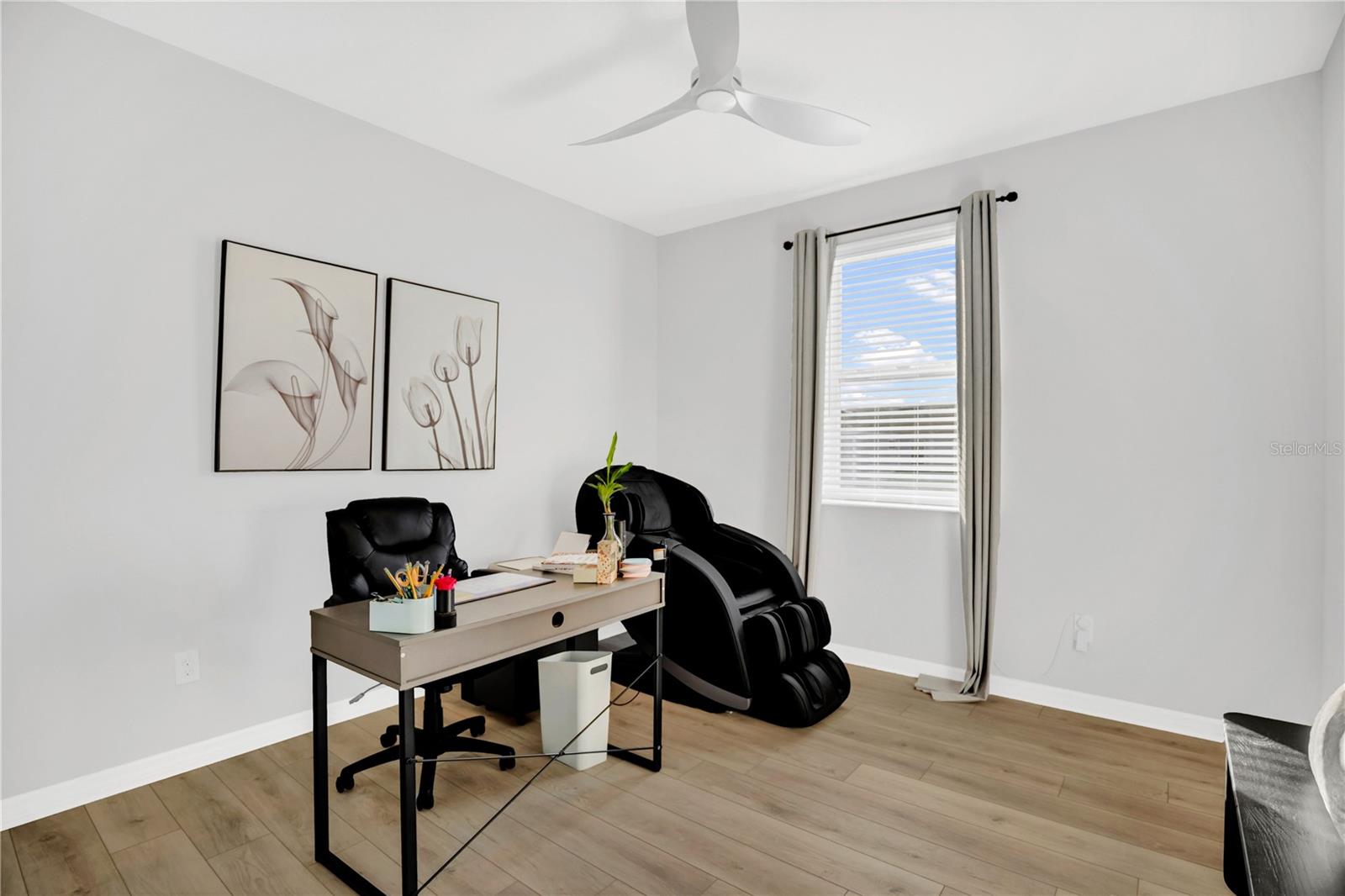 Image 21 of 33 For 635 Cheval Lane