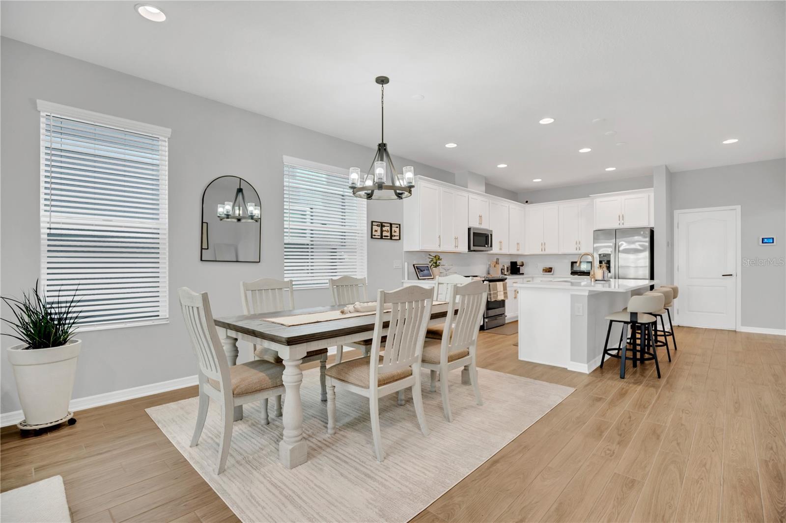 Image 7 of 33 For 635 Cheval Lane