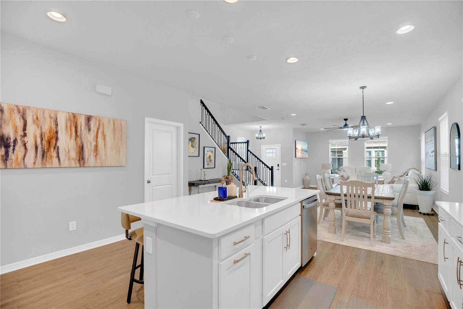 Image 8 of 33 For 635 Cheval Lane