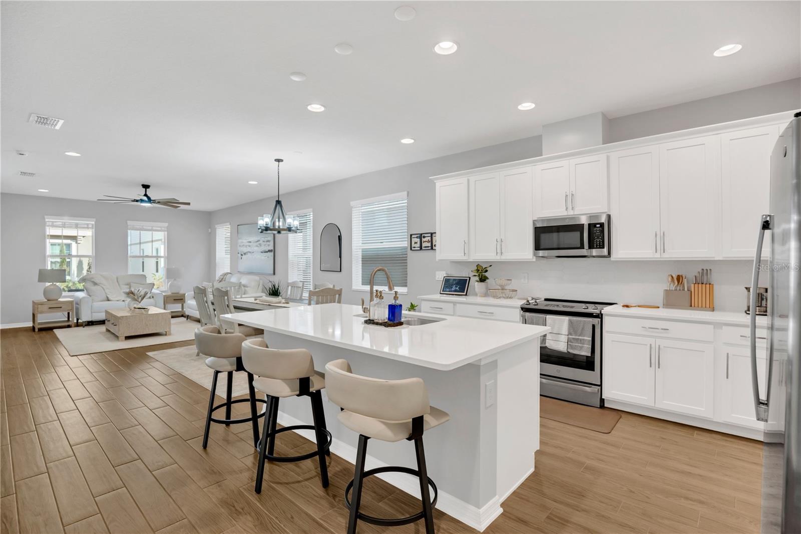 Image 9 of 33 For 635 Cheval Lane