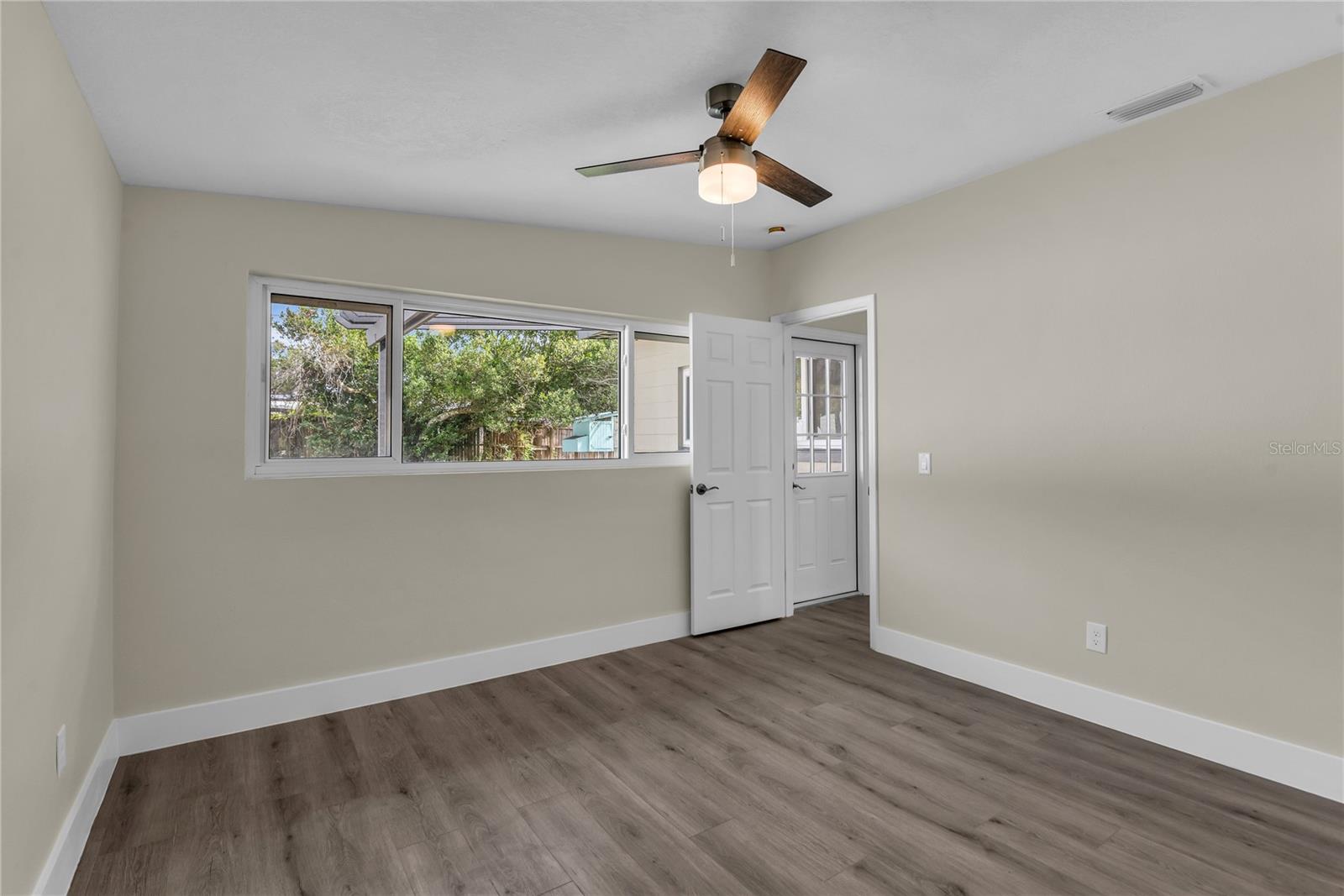 Image 15 of 29 For 1311 Silverstone Avenue