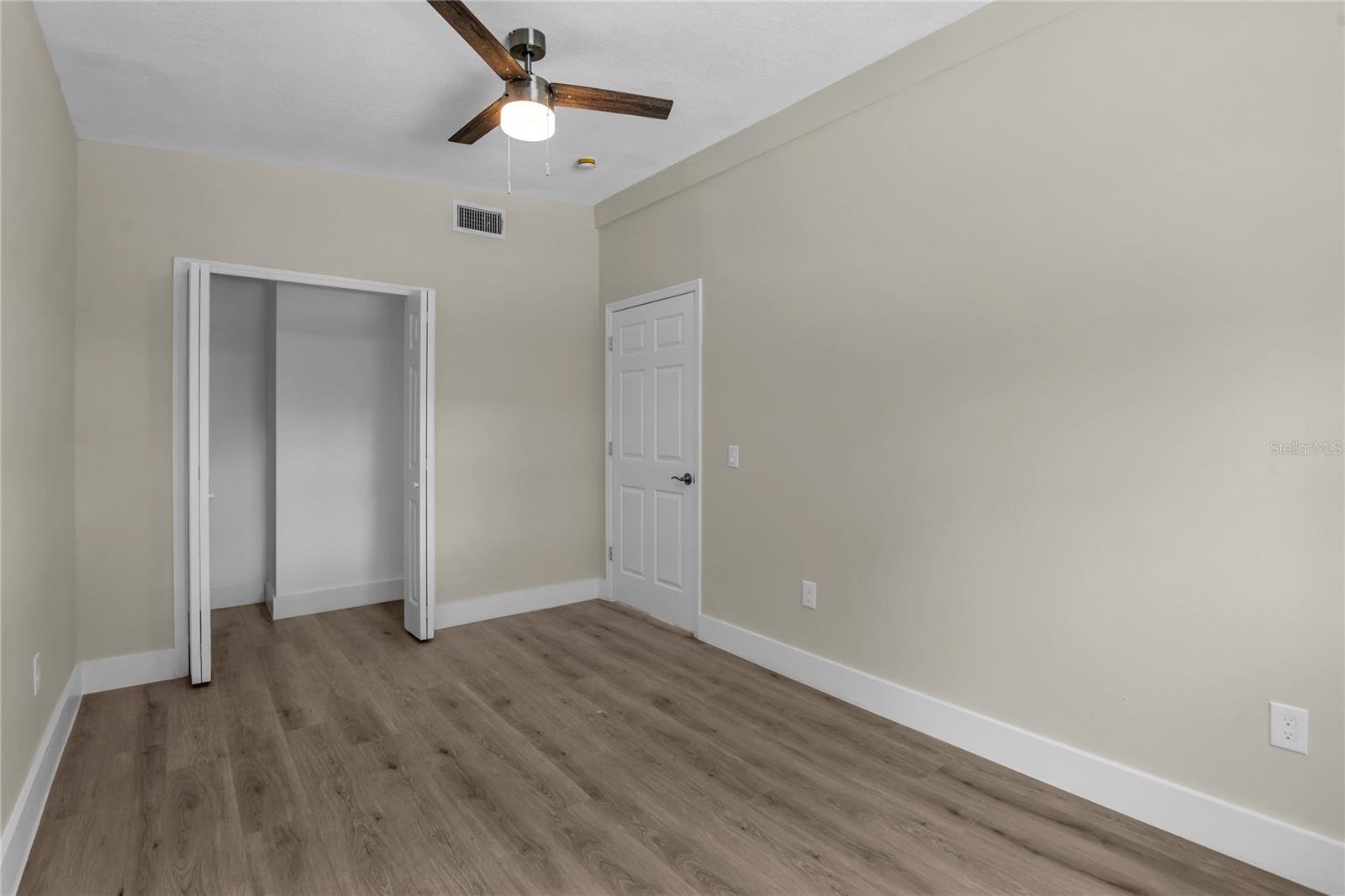 Image 24 of 29 For 1311 Silverstone Avenue