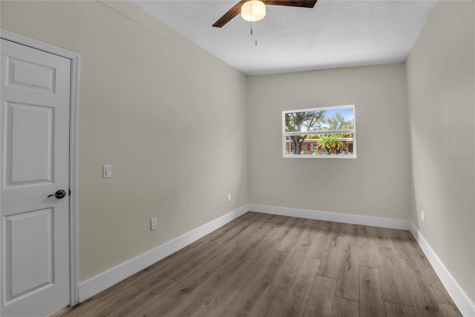 Image 25 of 29 For 1311 Silverstone Avenue