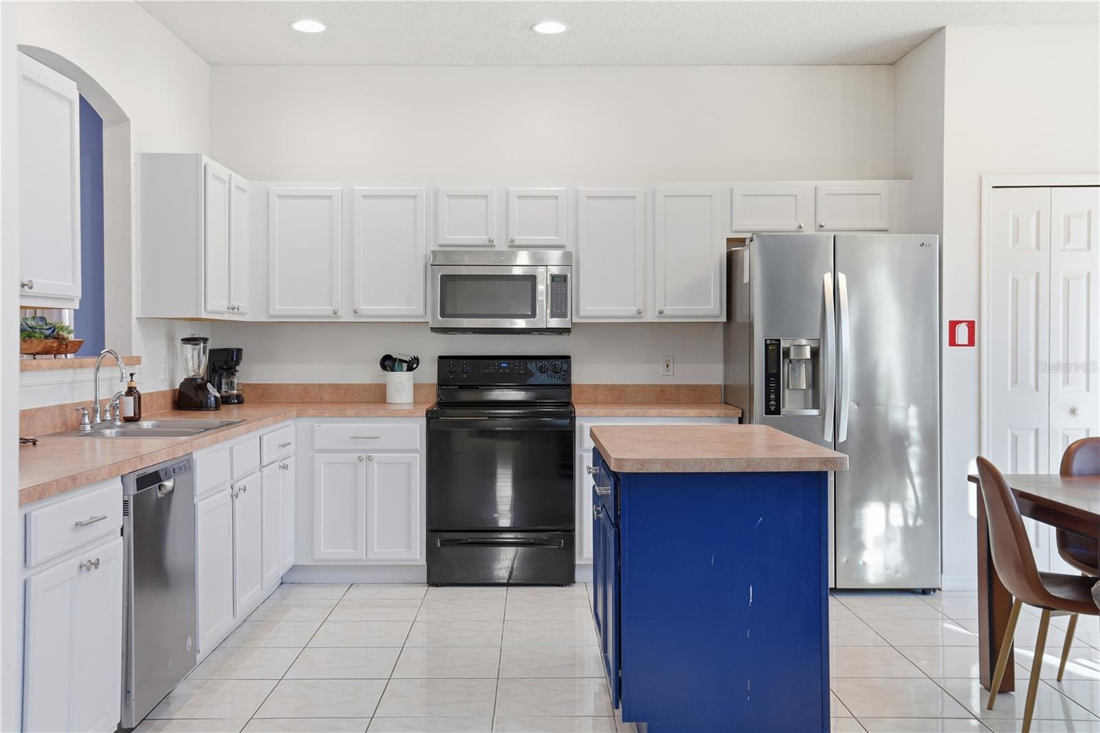 Image 12 of 49 For 8490 Oasis Key Cove