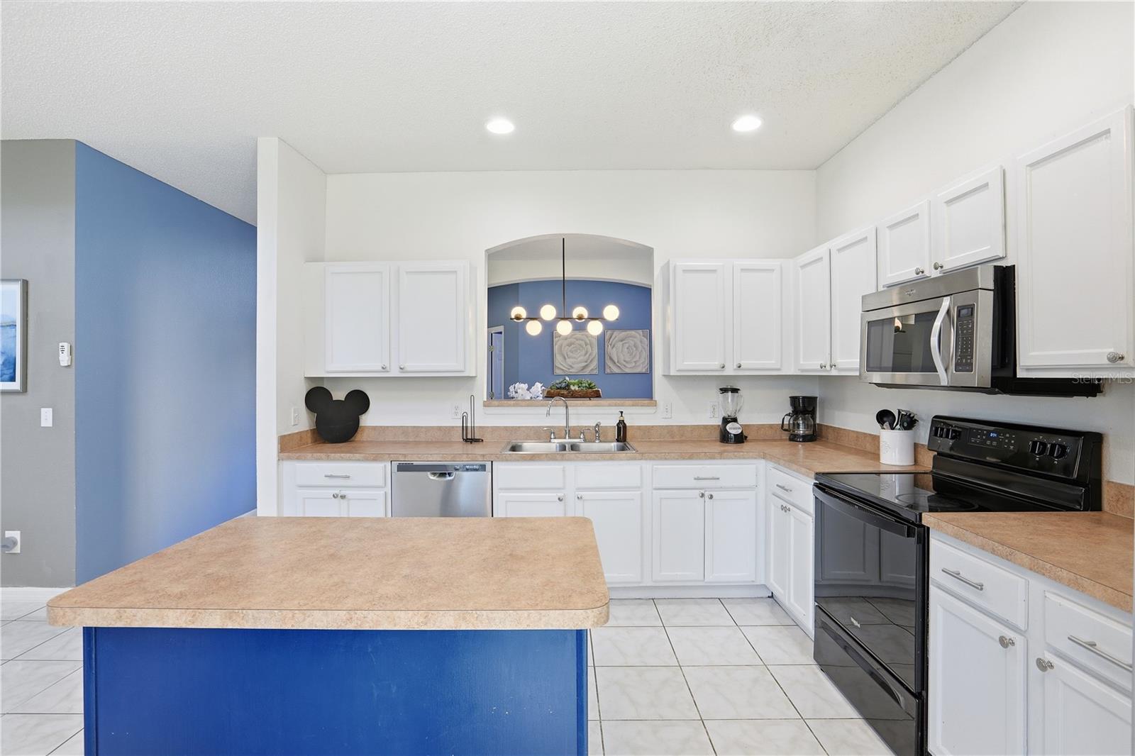 Image 13 of 49 For 8490 Oasis Key Cove