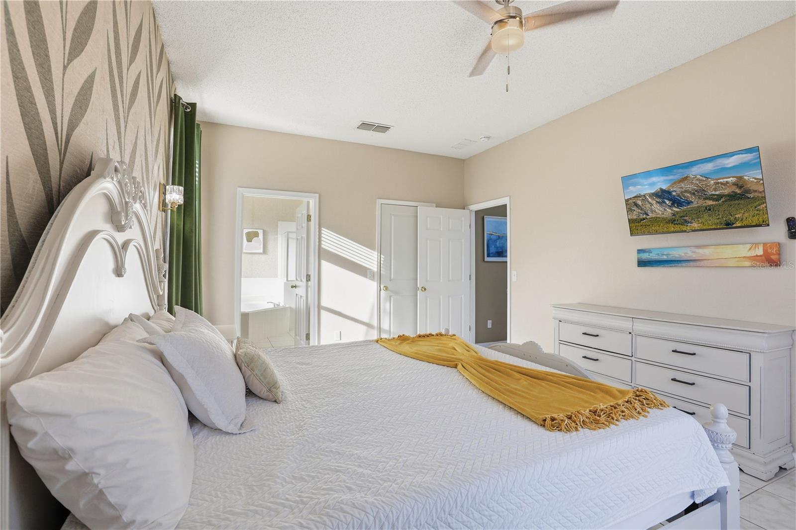 Image 22 of 49 For 8490 Oasis Key Cove