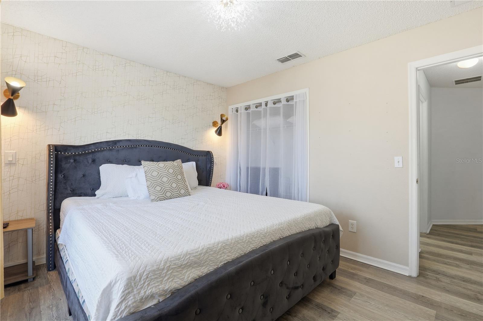 Image 27 of 49 For 8490 Oasis Key Cove