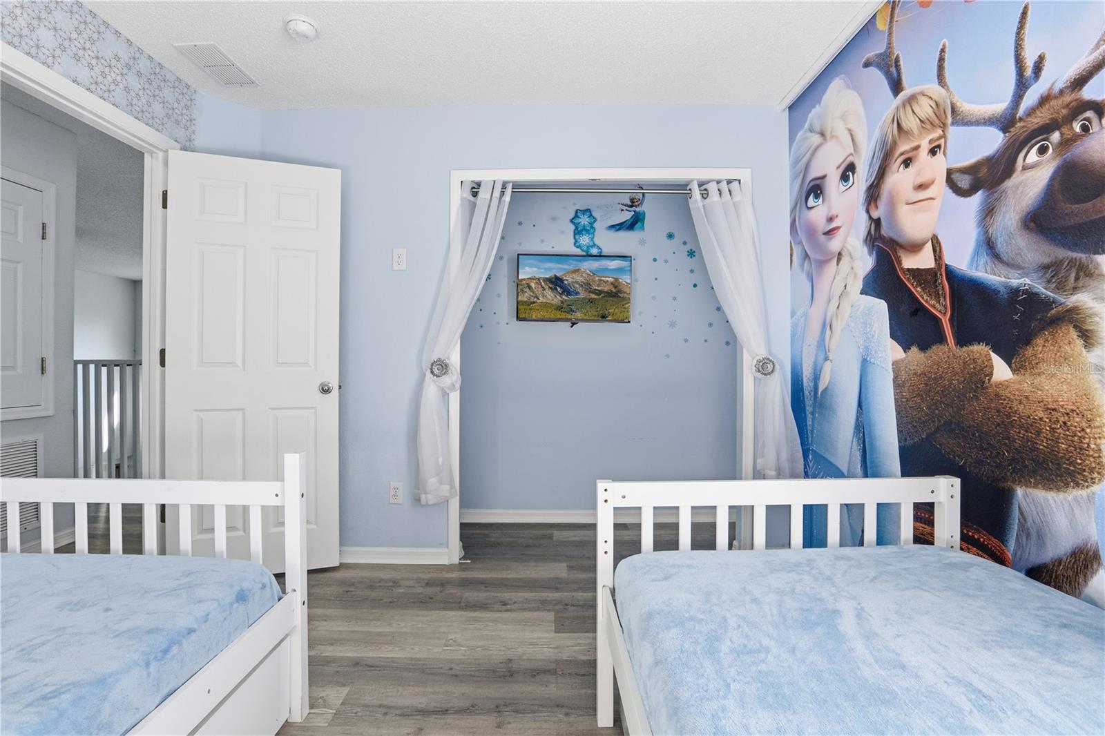 Image 36 of 49 For 8490 Oasis Key Cove