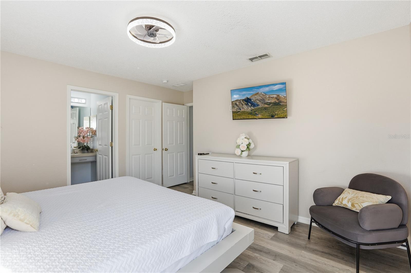 Image 39 of 49 For 8490 Oasis Key Cove