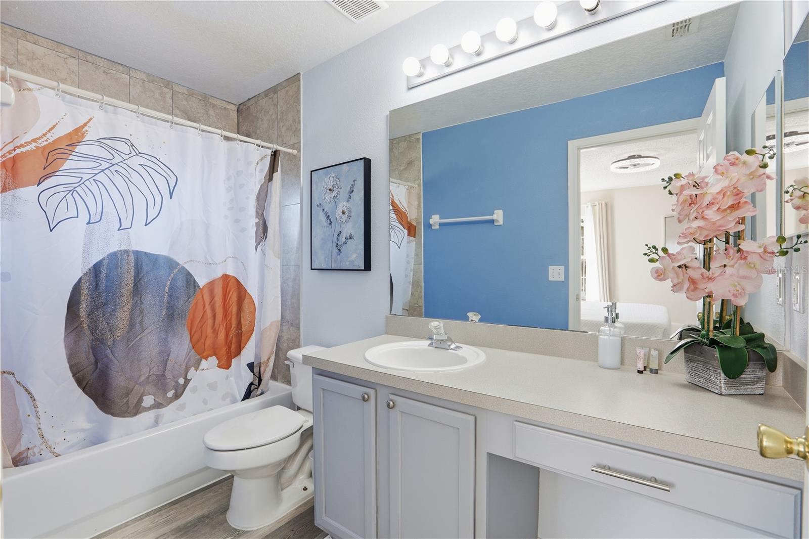 Image 40 of 49 For 8490 Oasis Key Cove