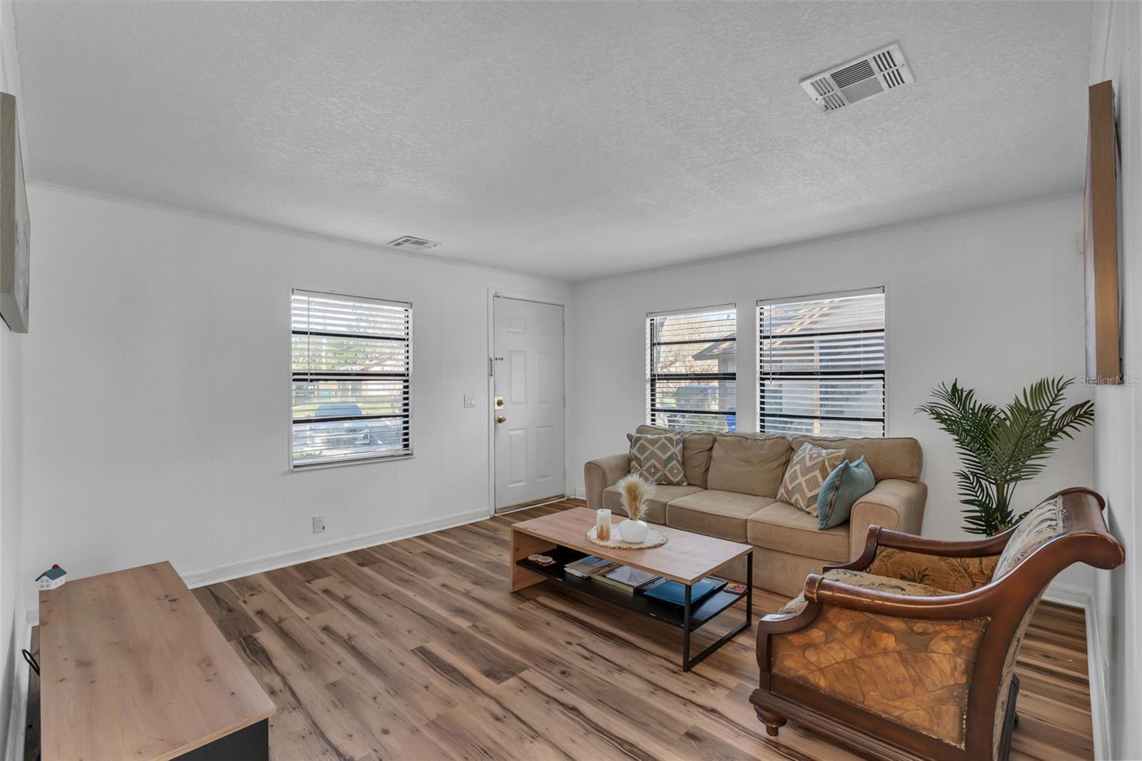 Image 4 of 41 For 373 Eron Way 47