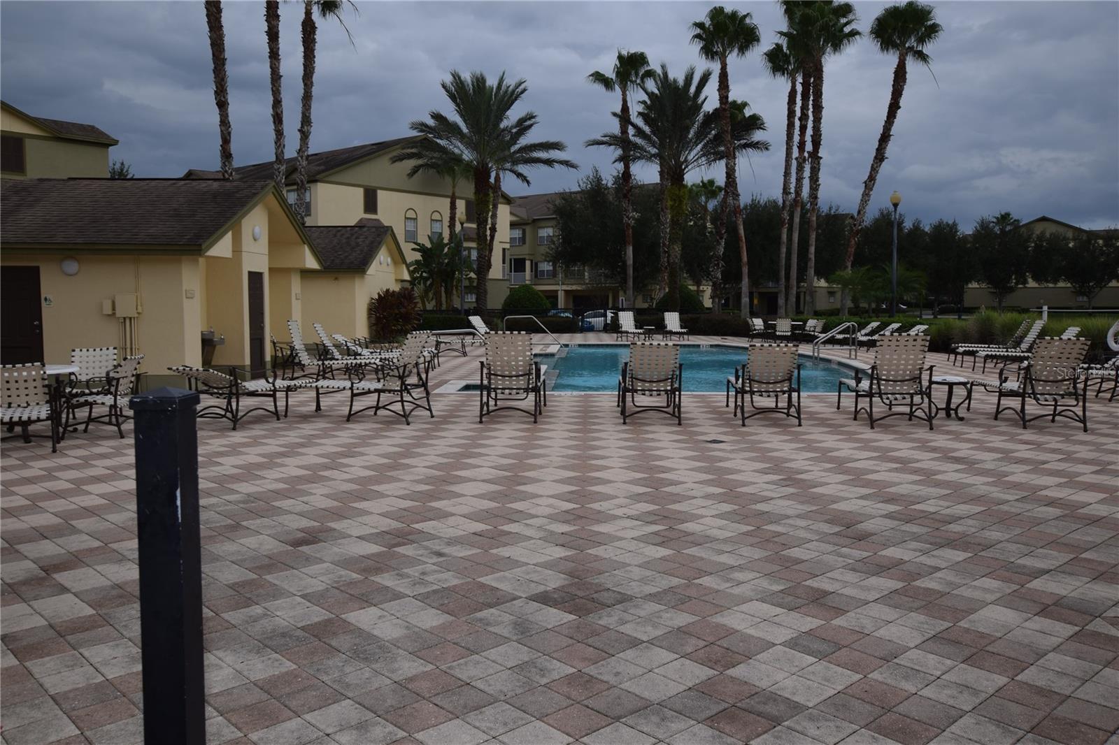 Image 14 of 14 For 2604 Grand Central Parkway 2