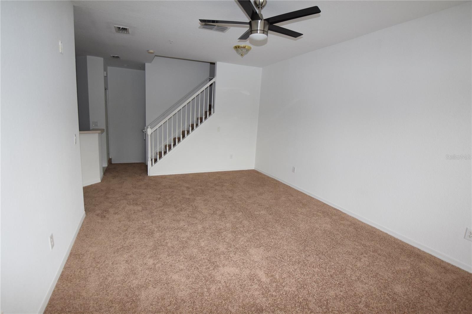 Image 3 of 14 For 2604 Grand Central Parkway 2