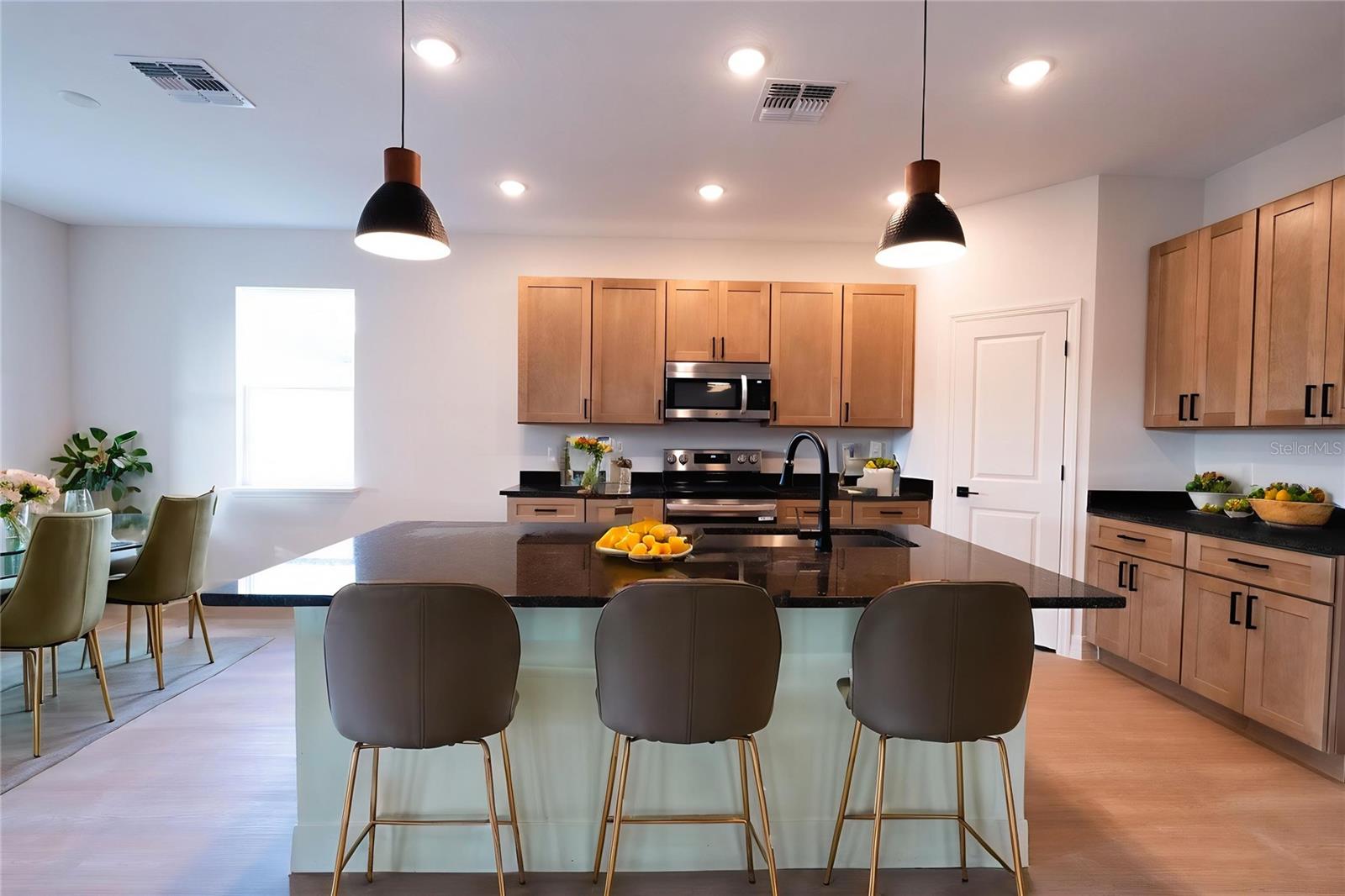 Image 11 of 53 For 911 New Hampshire Avenue